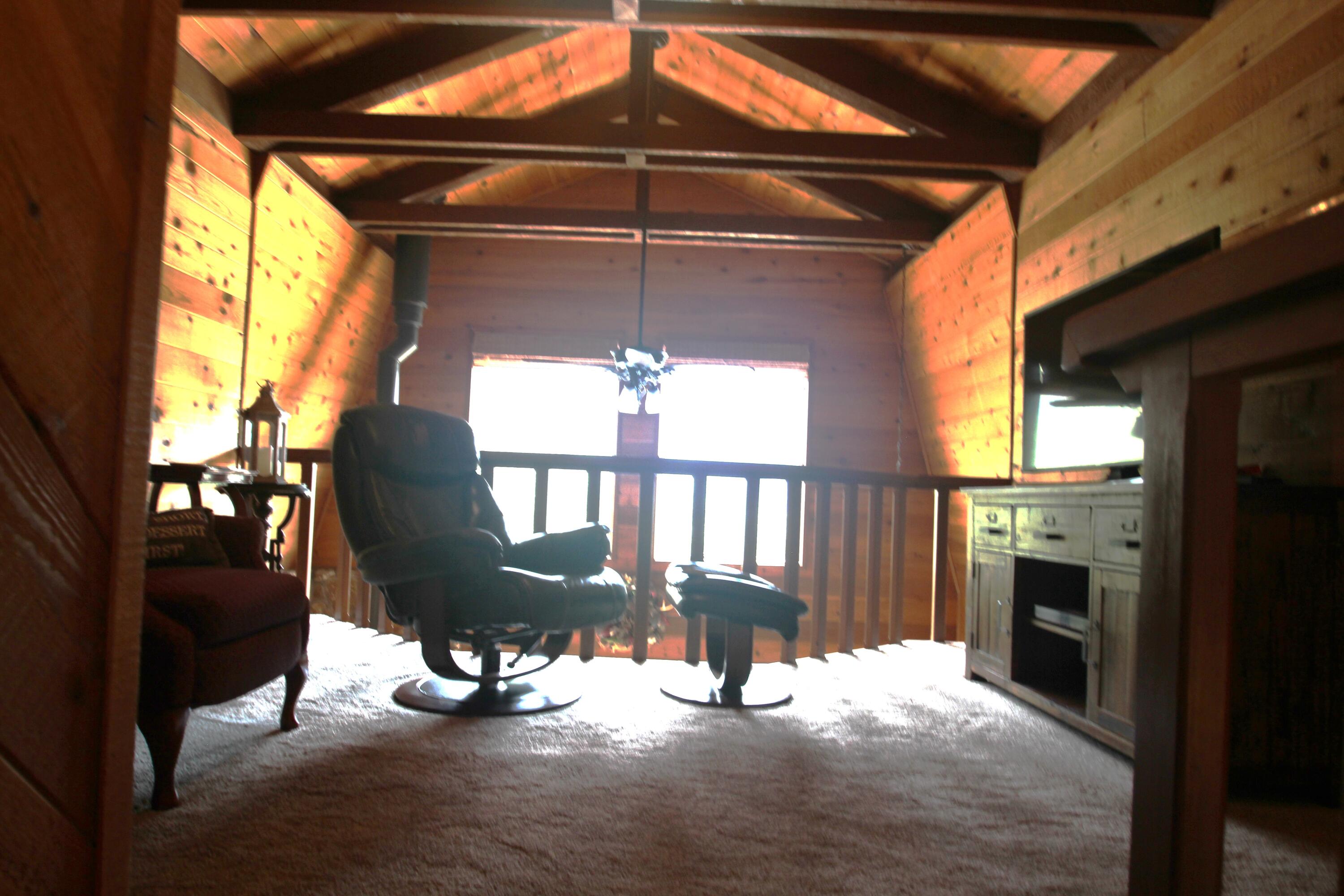 1537 James Dr, Springville, CA 93265