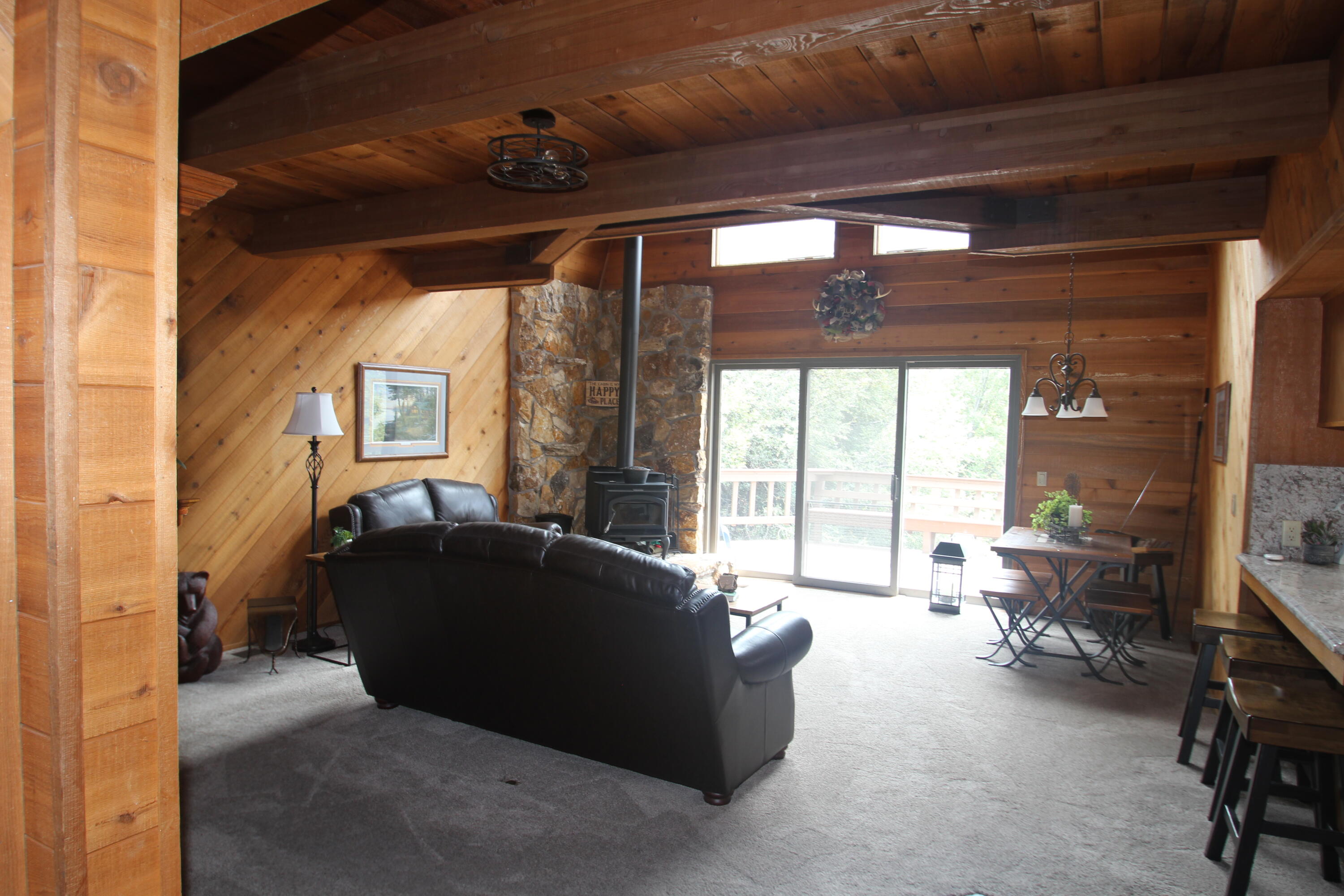 1537 James Dr, Springville, CA 93265