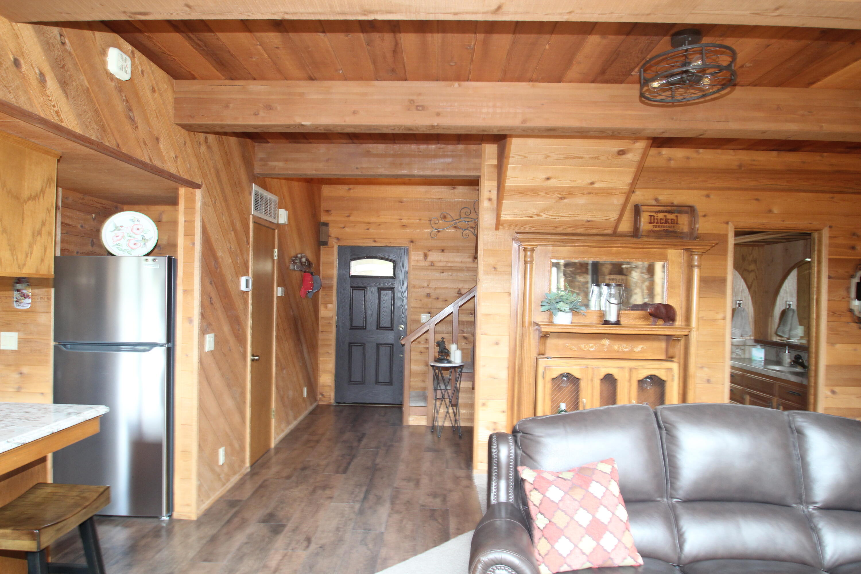 1537 James Dr, Springville, CA 93265