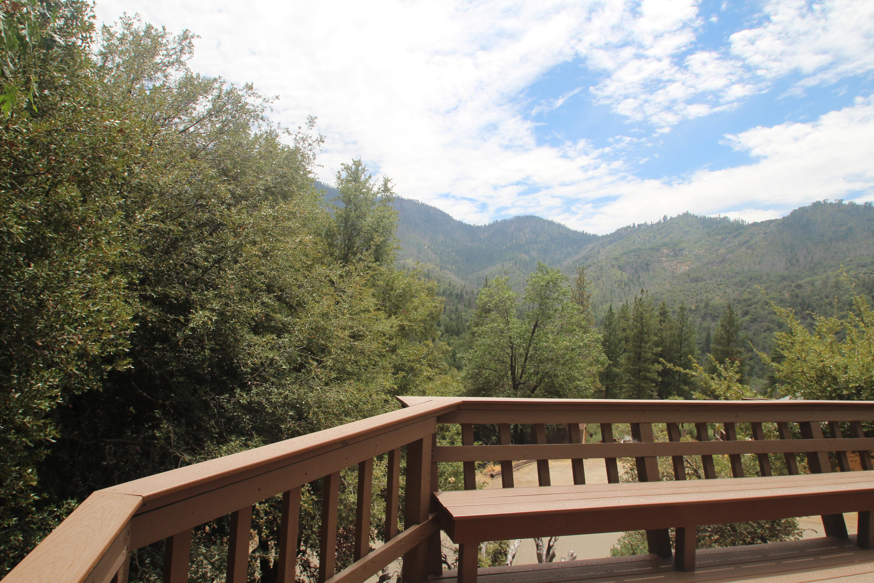 1537 James Dr, Springville, CA 93265