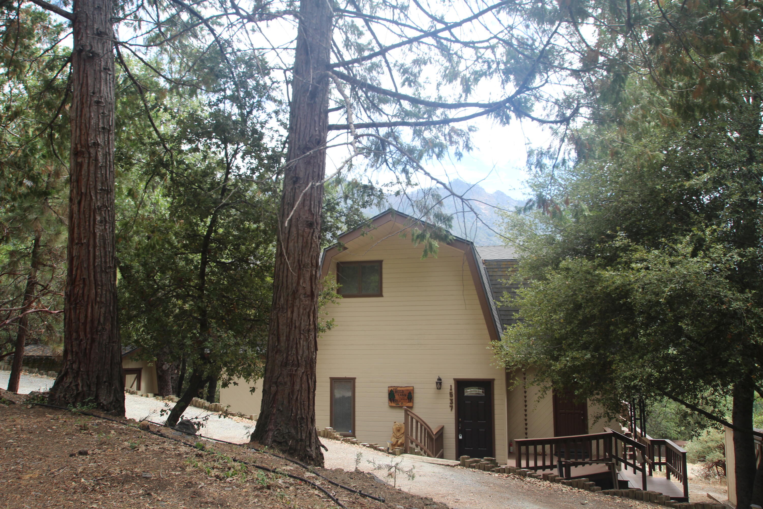 1537 James Dr, Springville, CA 93265