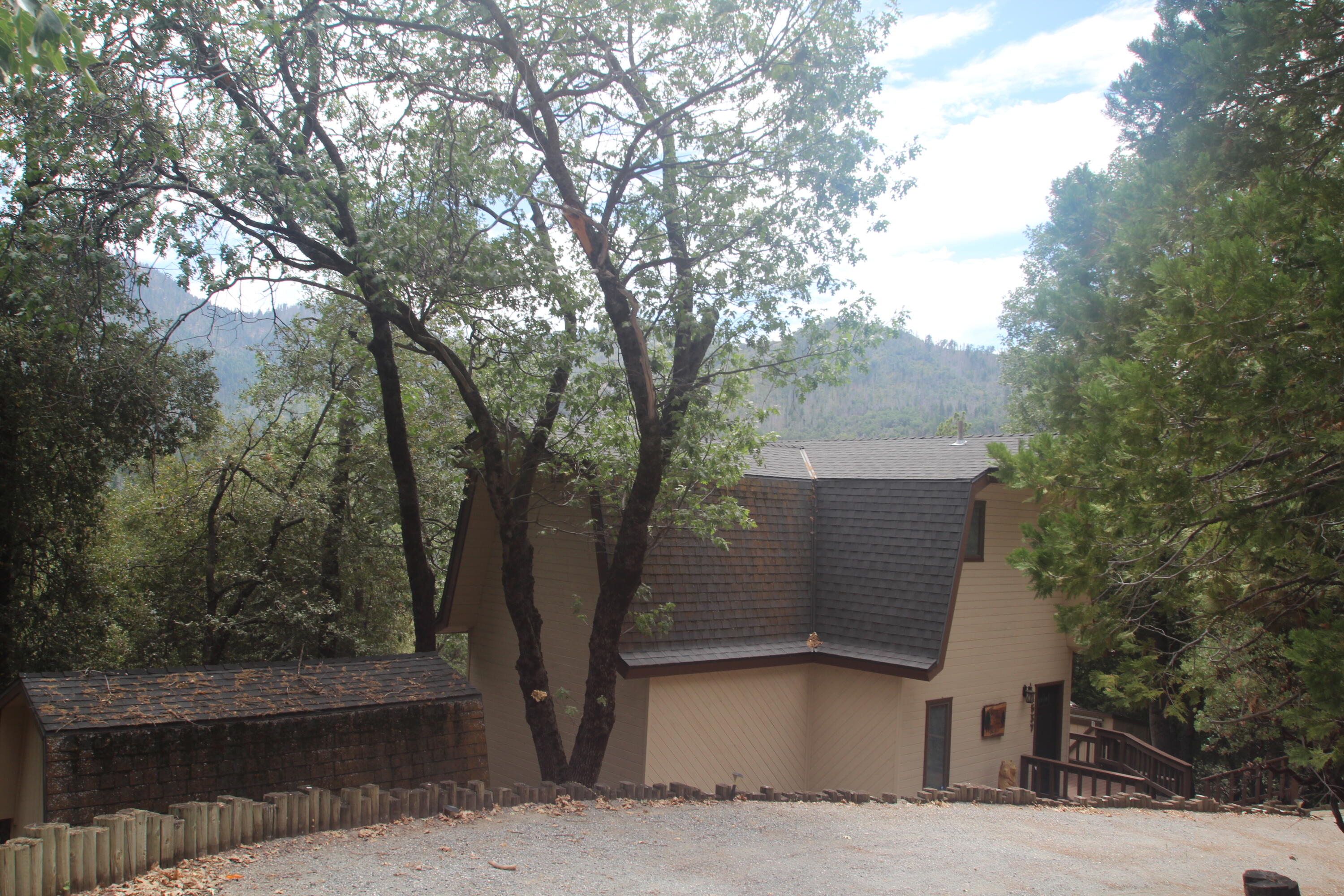 1537 James Dr, Springville, CA 93265