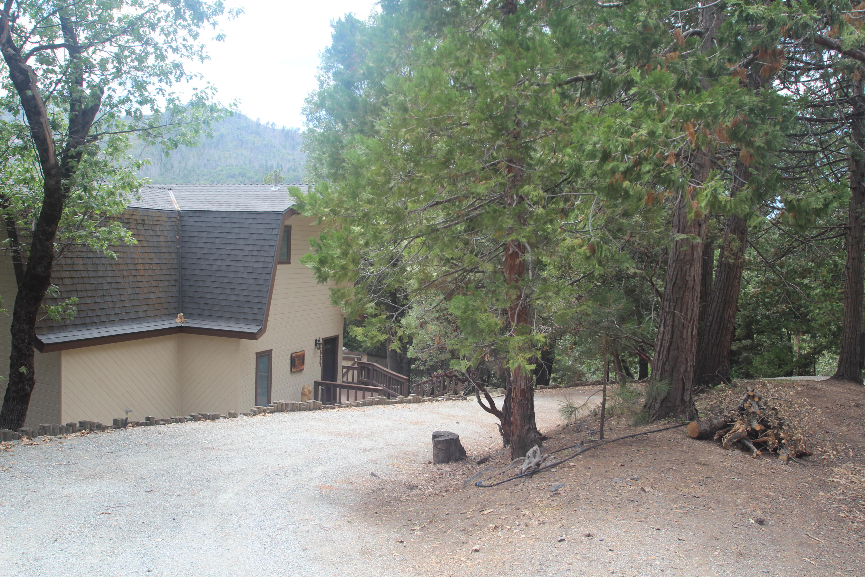 1537 James Dr, Springville, CA 93265