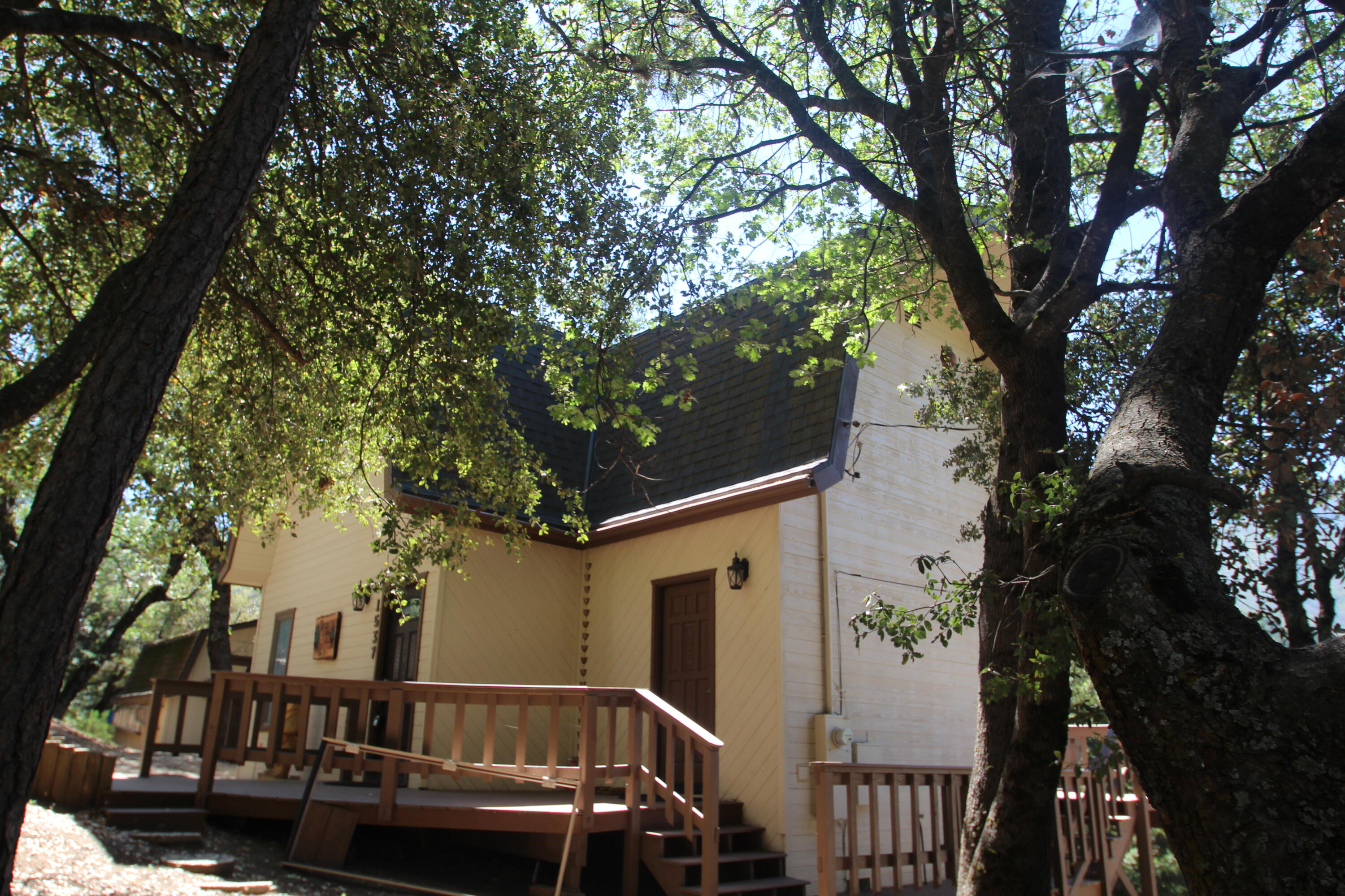 1537 James Dr, Springville, CA 93265
