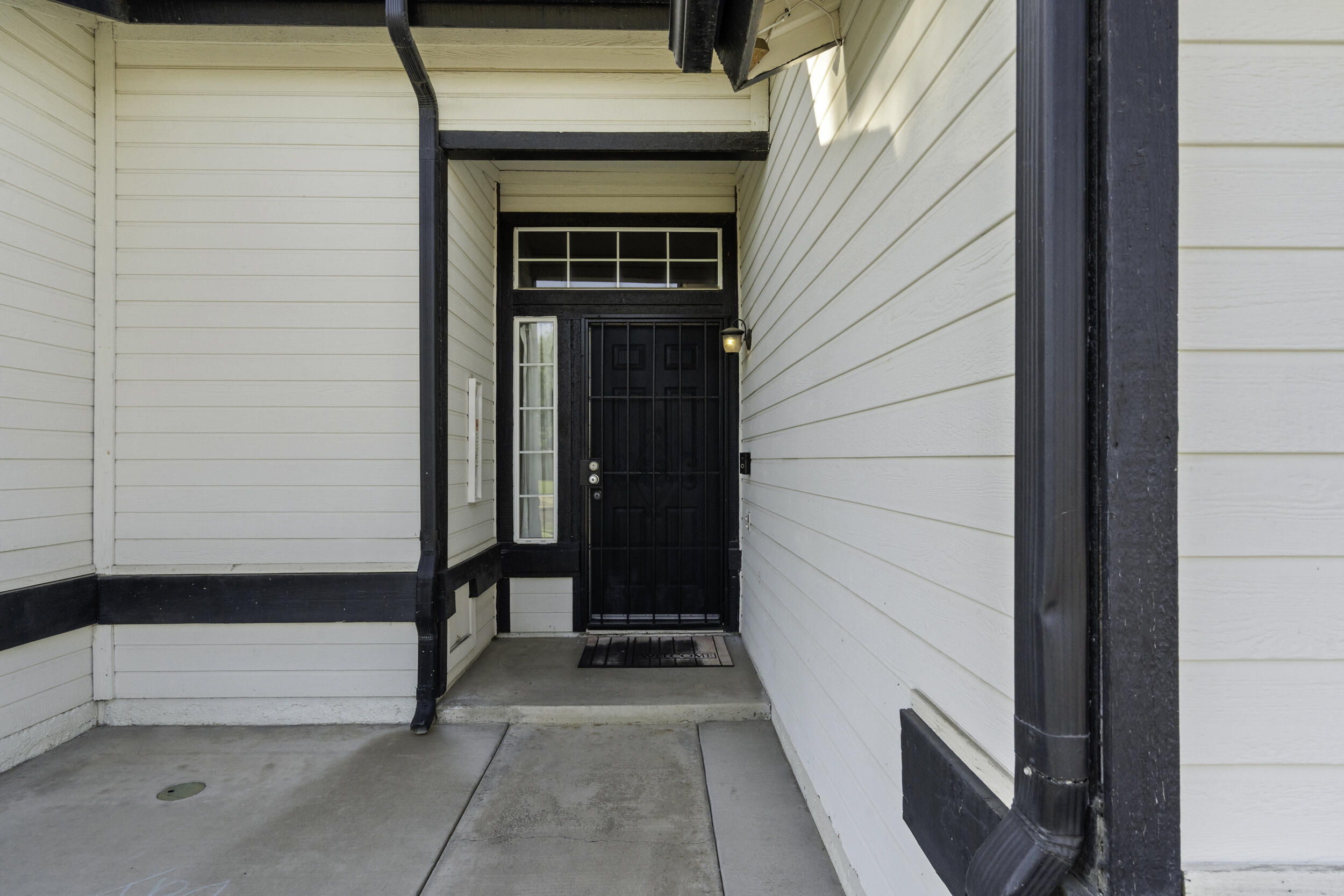 1960 W Merritt Ave, Tulare, CA 93274