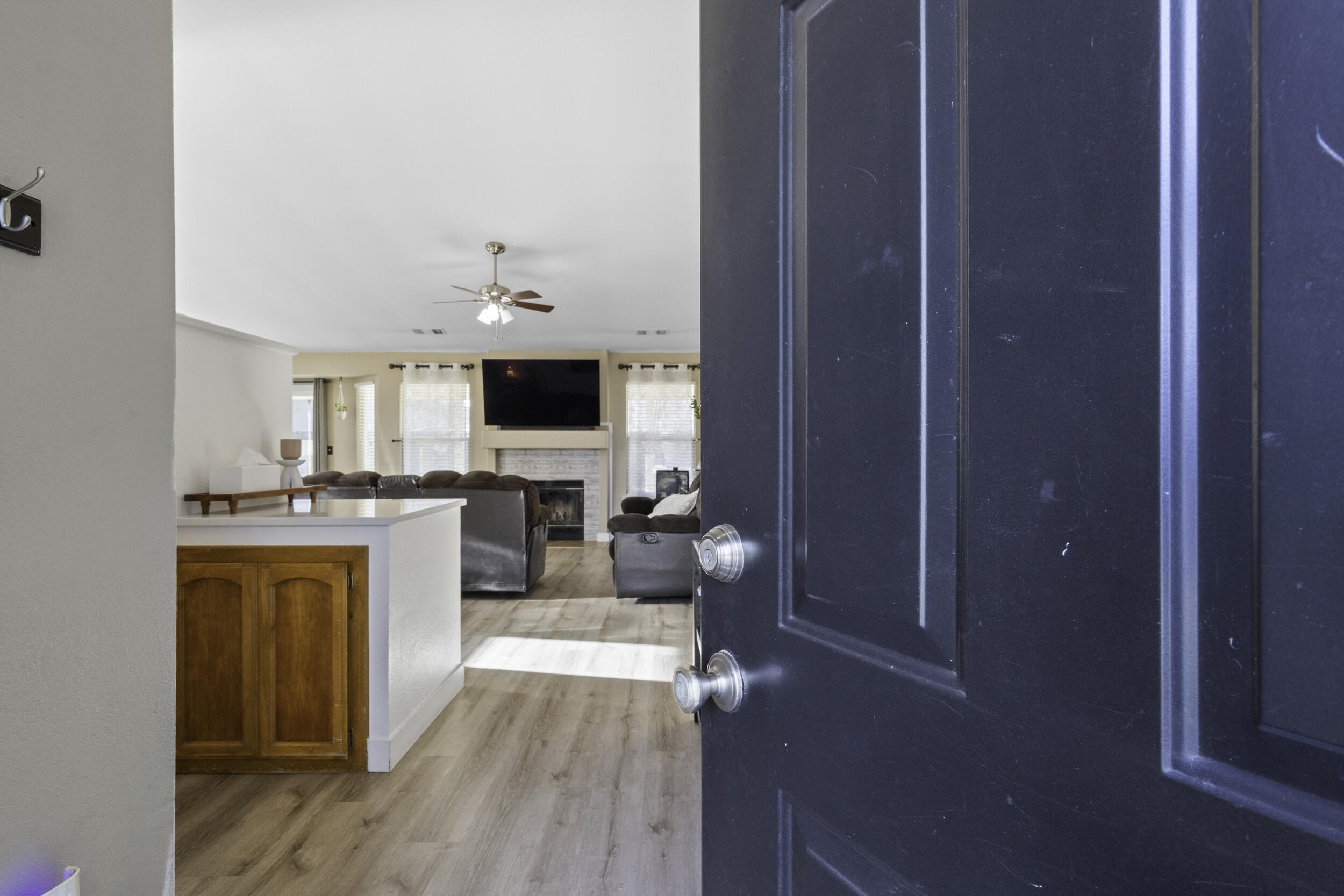 1960 W Merritt Ave, Tulare, CA 93274