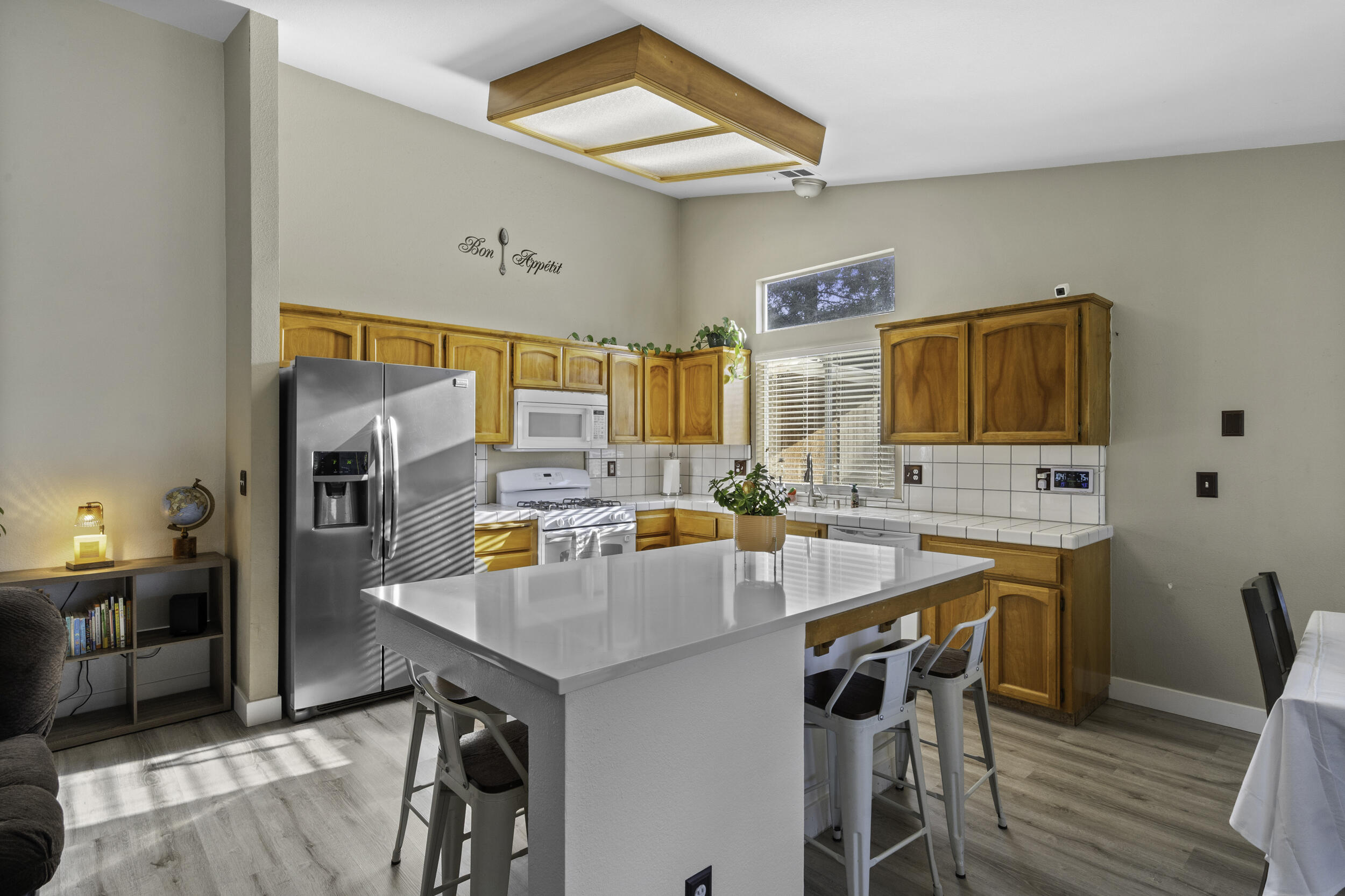 1960 W Merritt Ave, Tulare, CA 93274