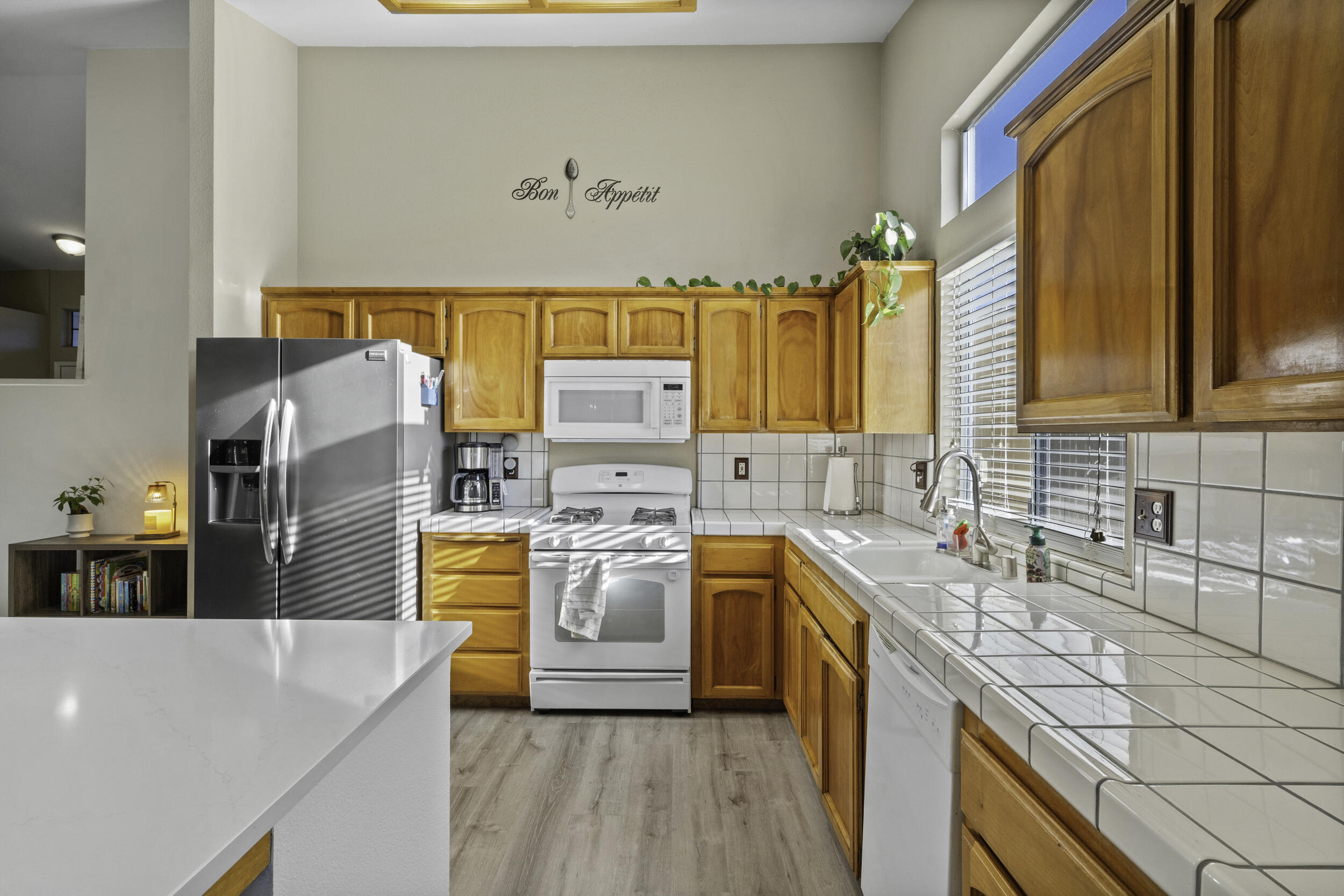 1960 W Merritt Ave, Tulare, CA 93274