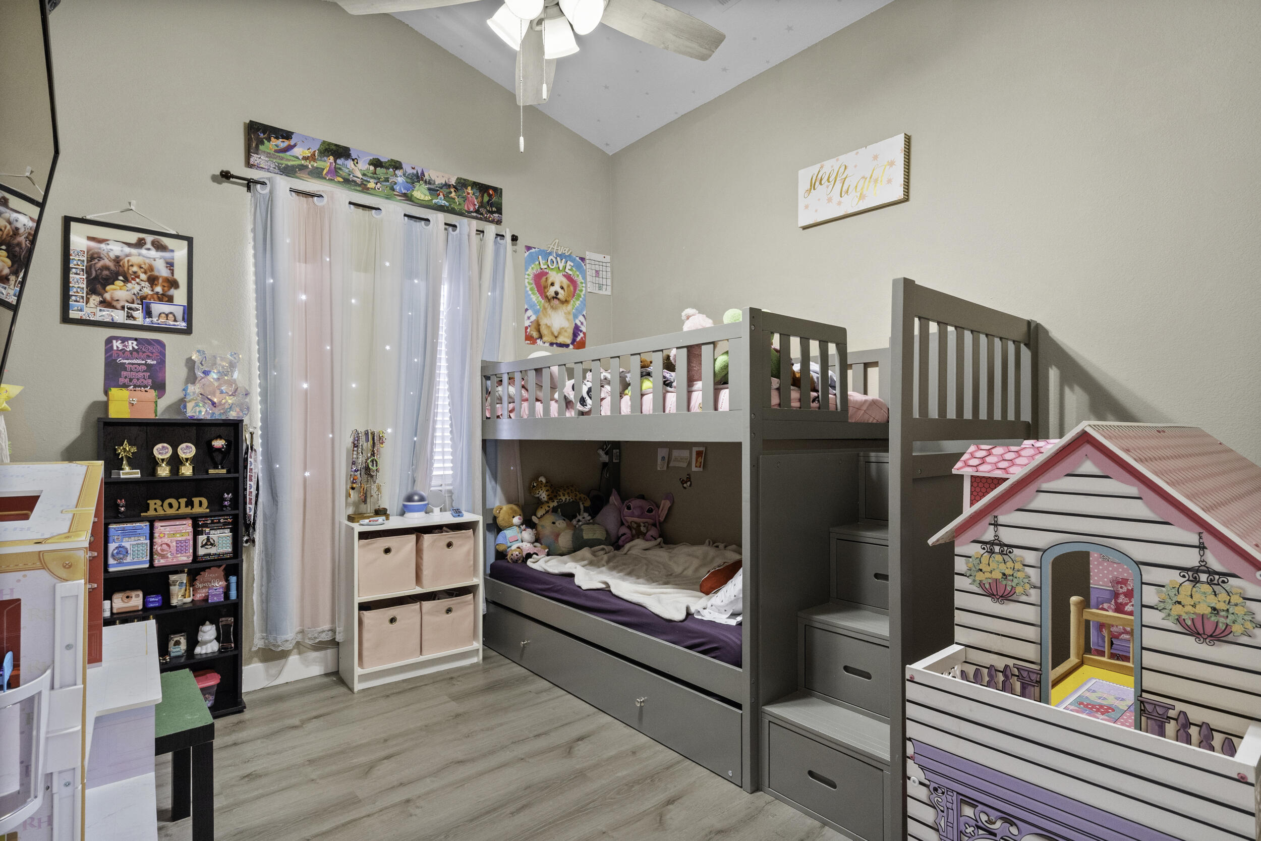 1960 W Merritt Ave, Tulare, CA 93274