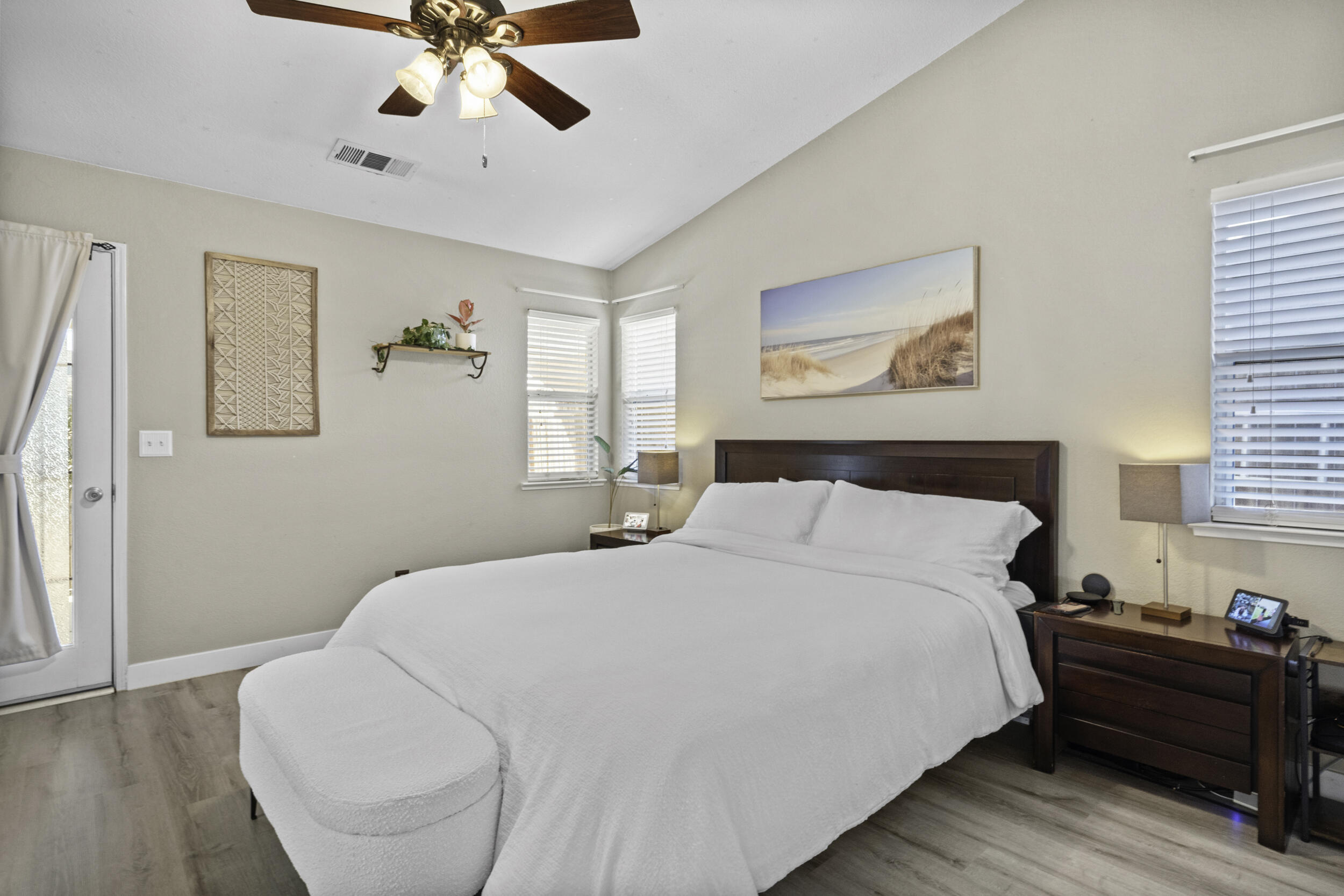 1960 W Merritt Ave, Tulare, CA 93274