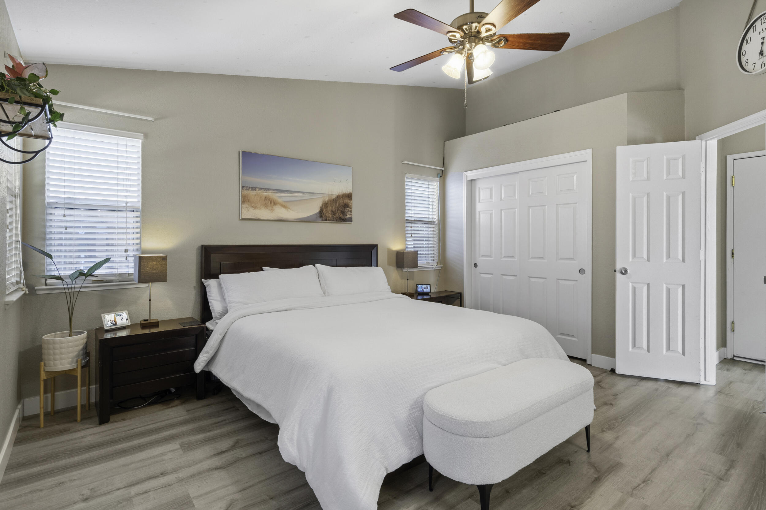 1960 W Merritt Ave, Tulare, CA 93274