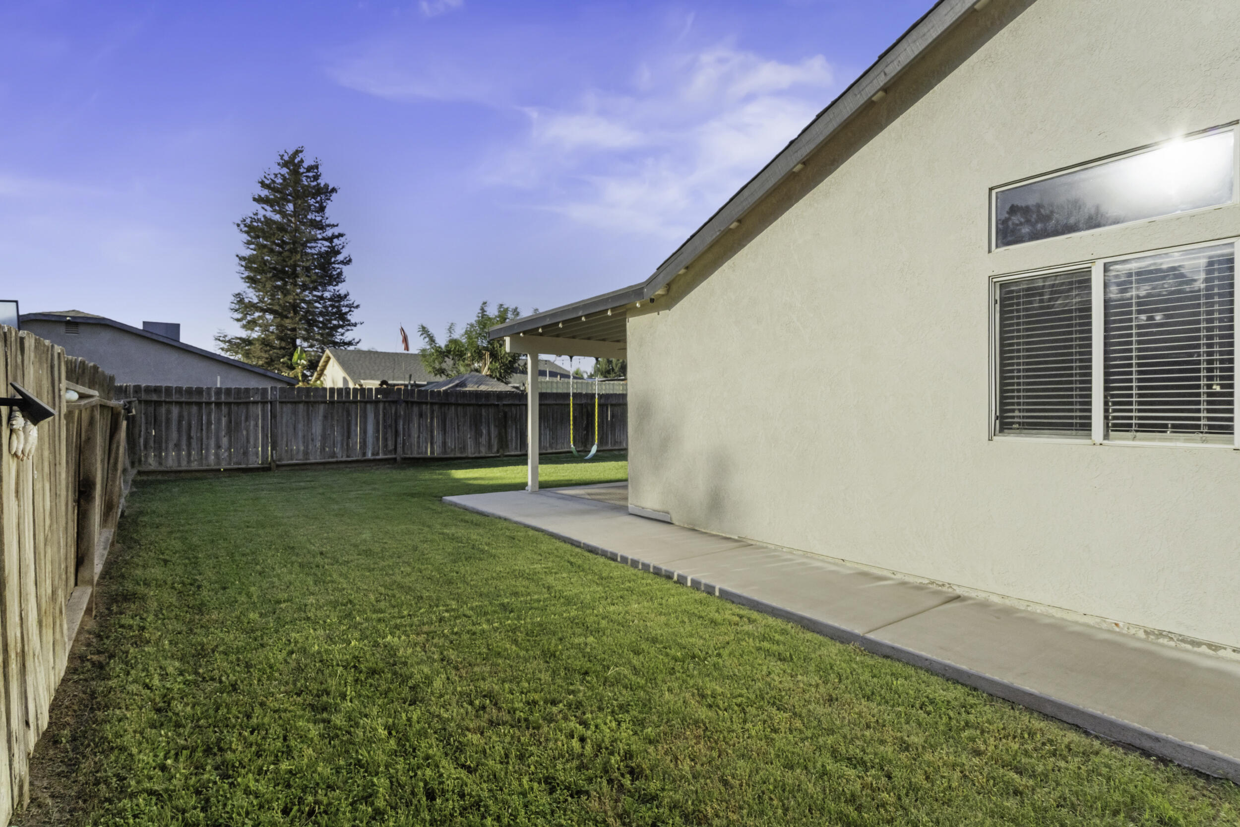 1960 W Merritt Ave, Tulare, CA 93274