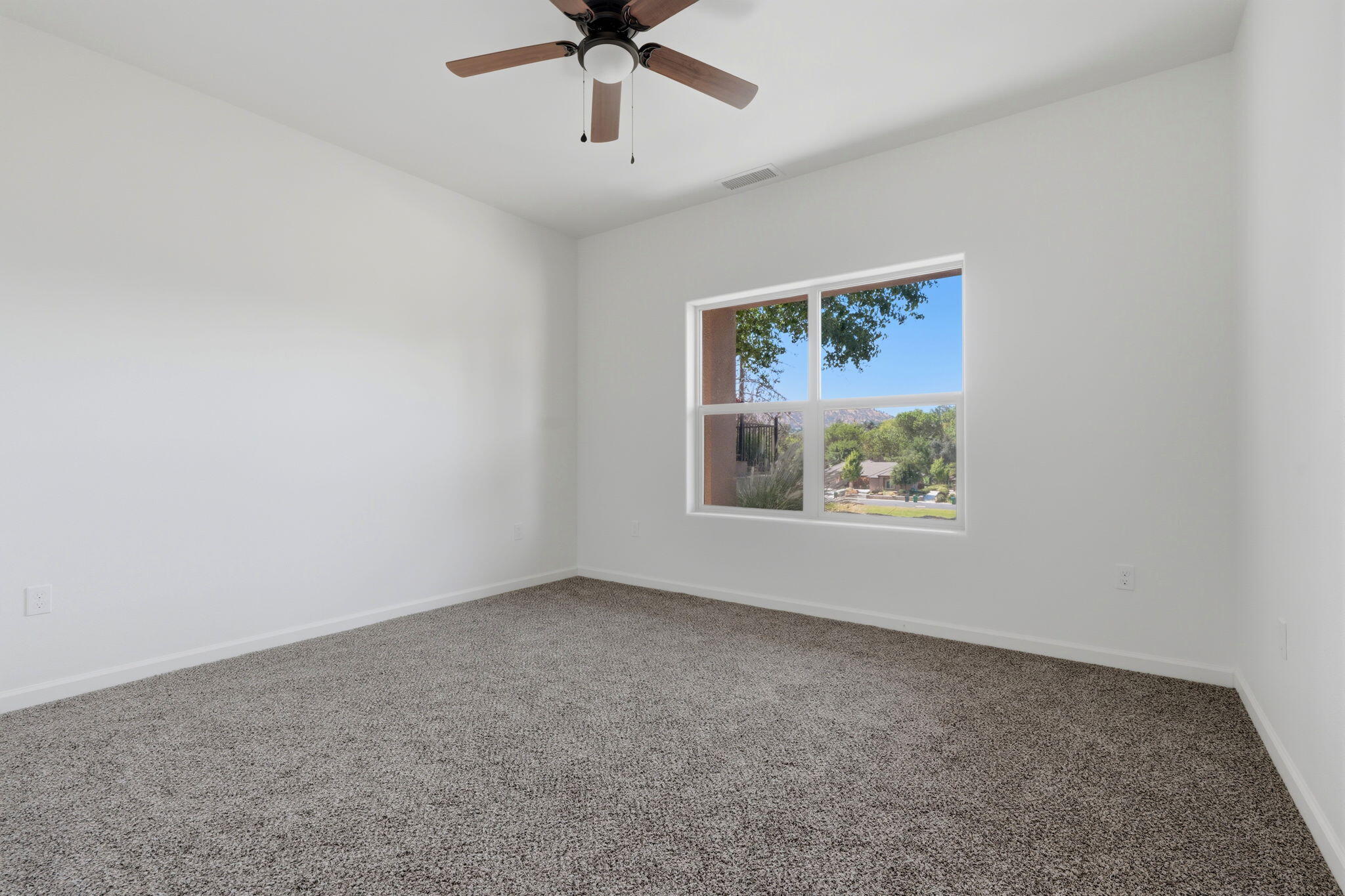 32735 Greene Dr, Springville, CA 93265