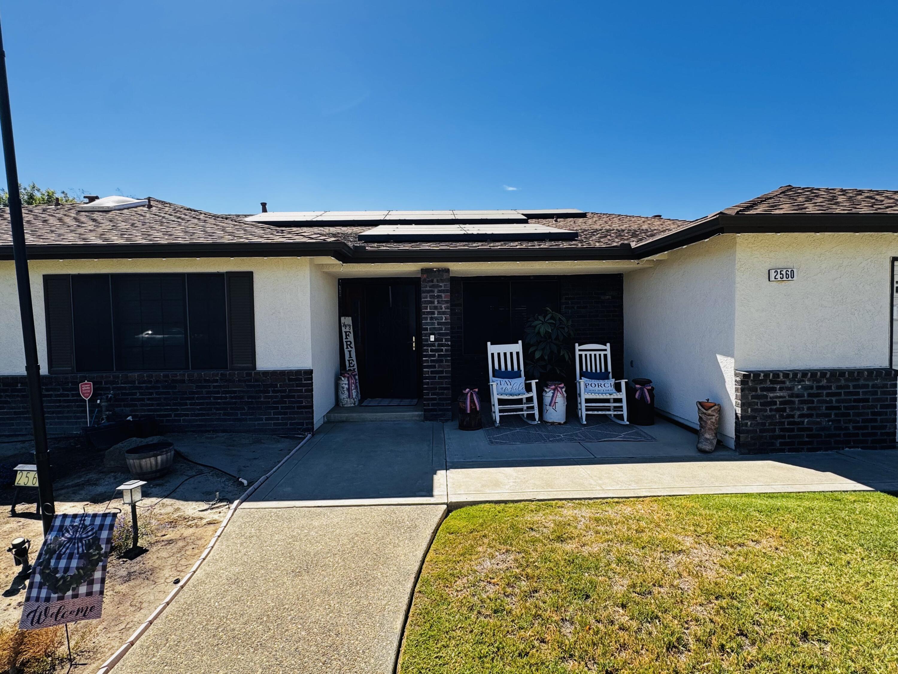 2560 Chestnut St, Hanford, CA 93230