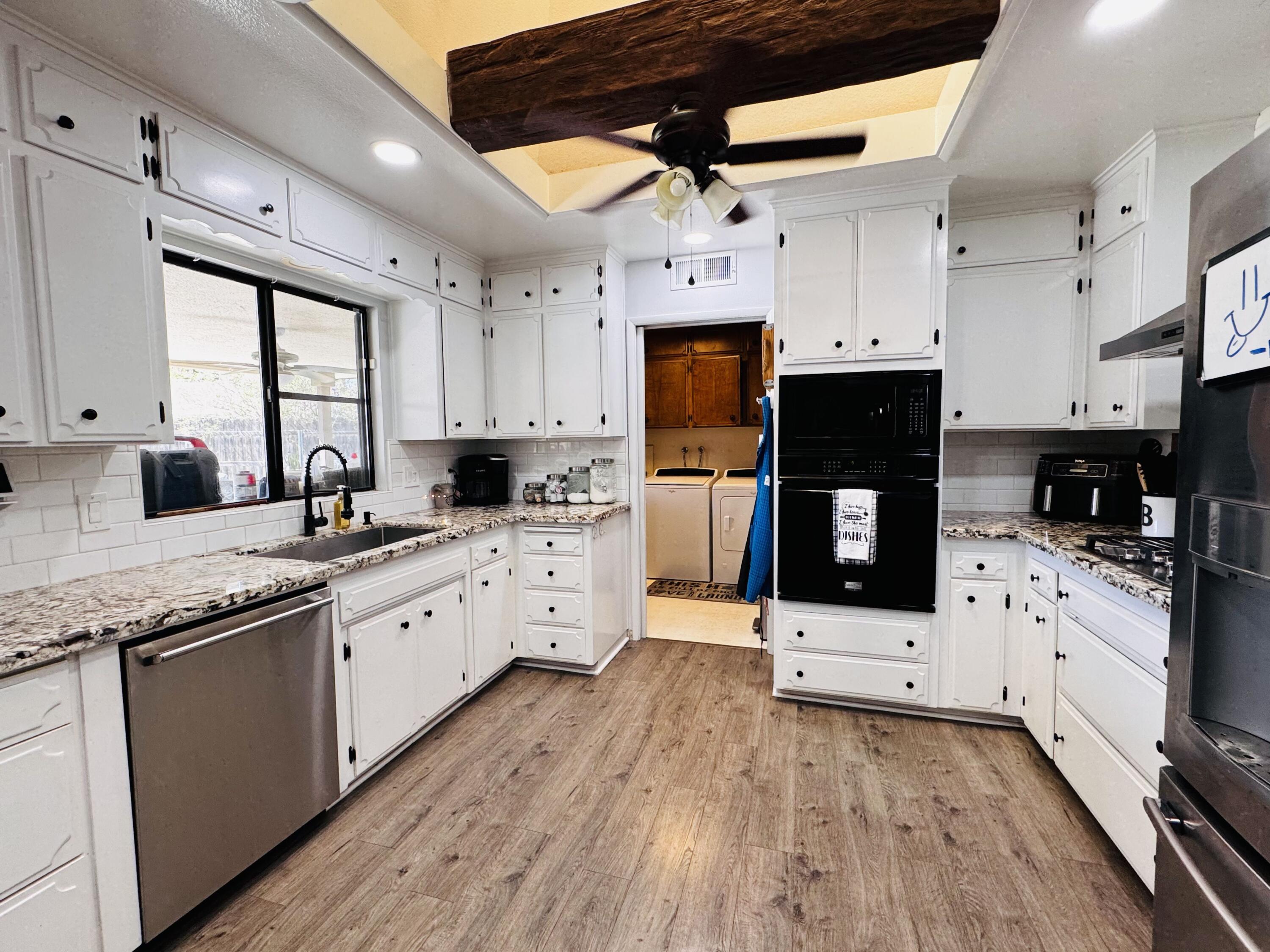 2560 Chestnut St, Hanford, CA 93230