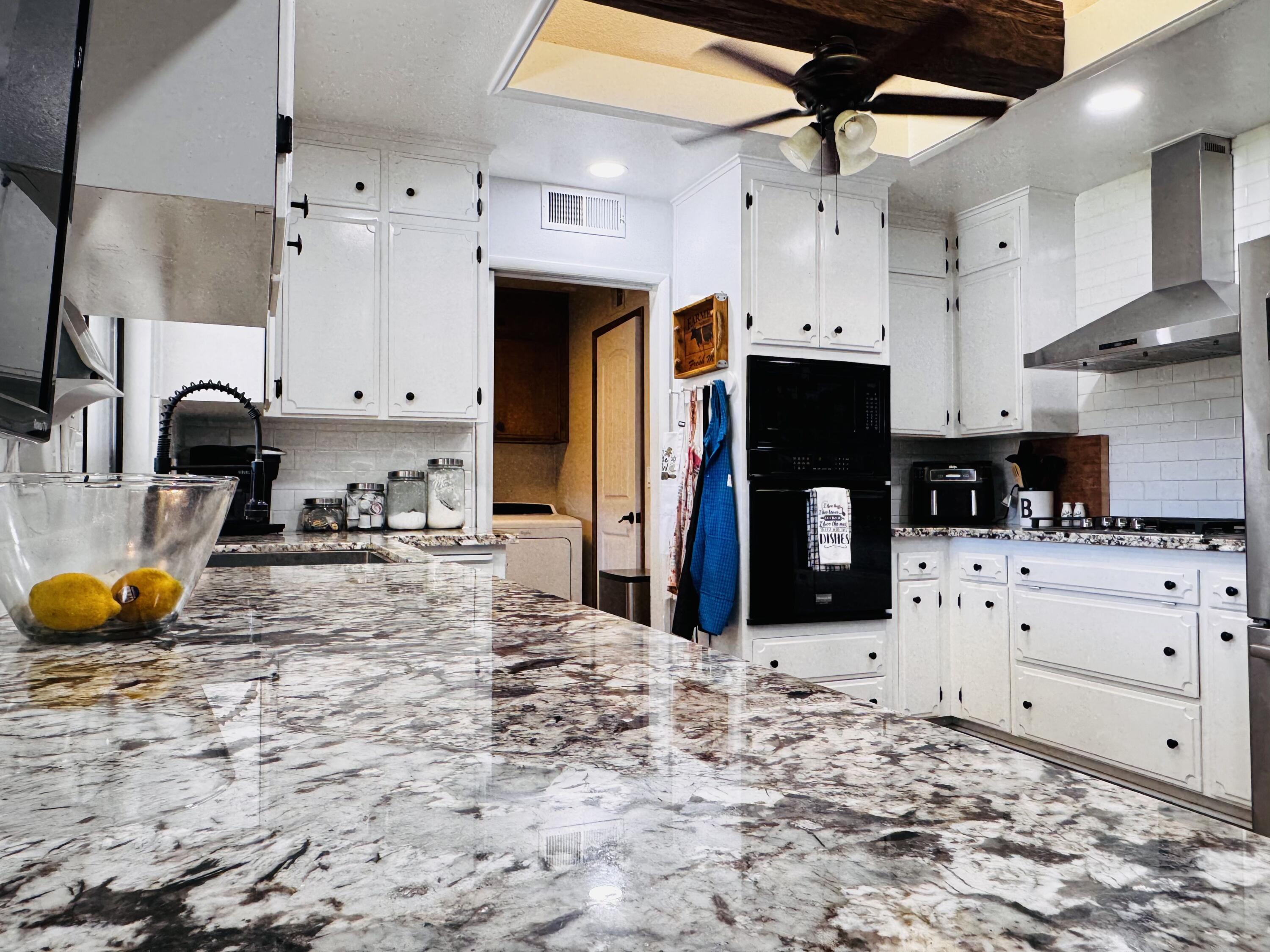 2560 Chestnut St, Hanford, CA 93230
