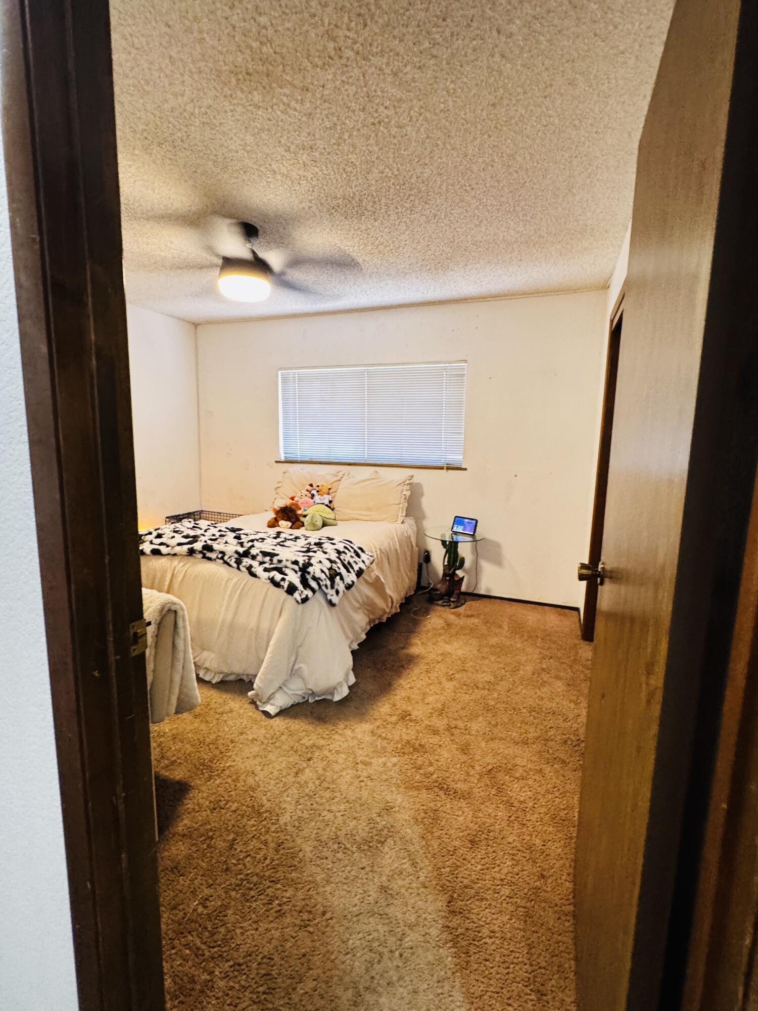 2560 Chestnut St, Hanford, CA 93230