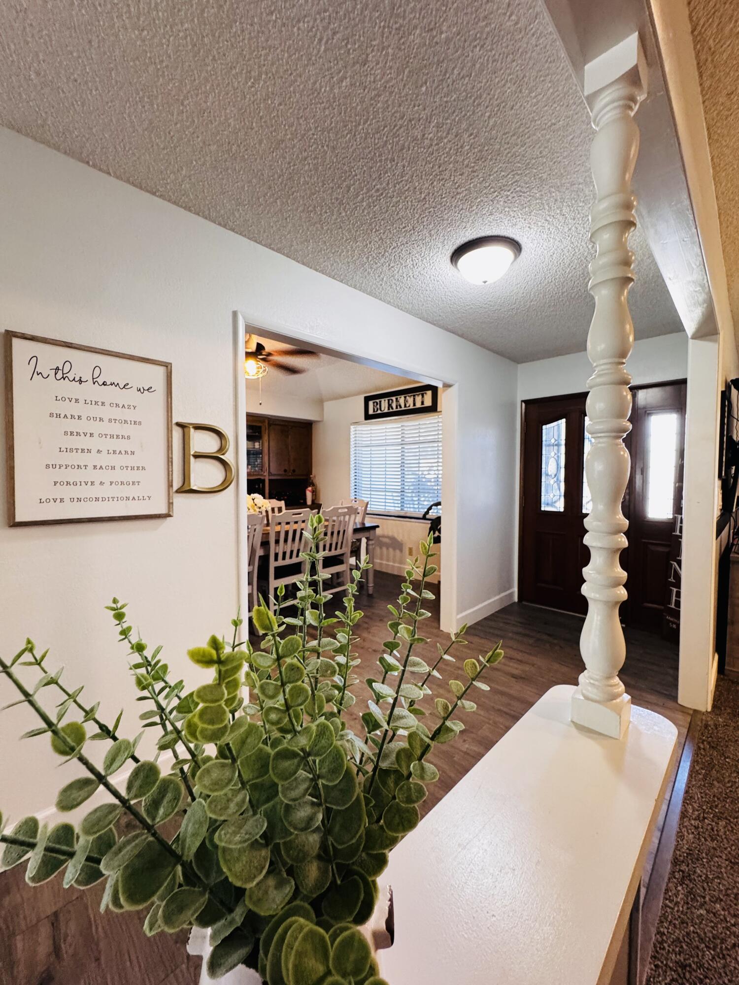2560 Chestnut St, Hanford, CA 93230