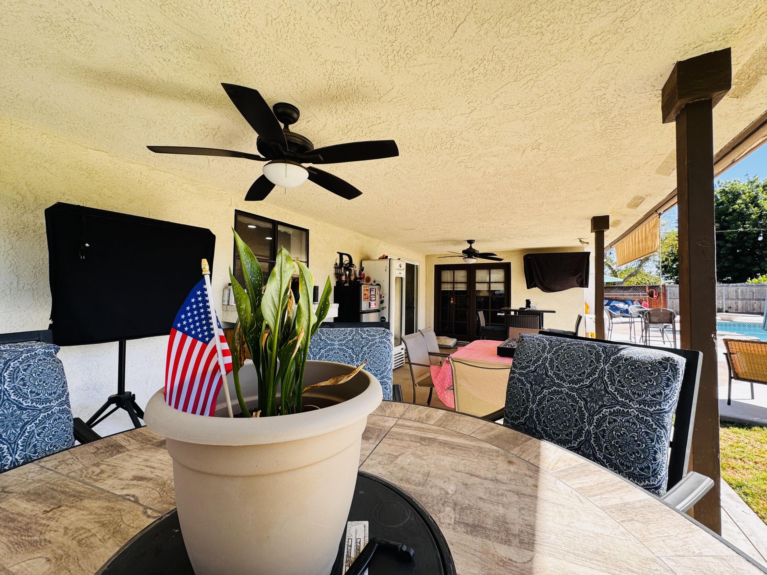 2560 Chestnut St, Hanford, CA 93230