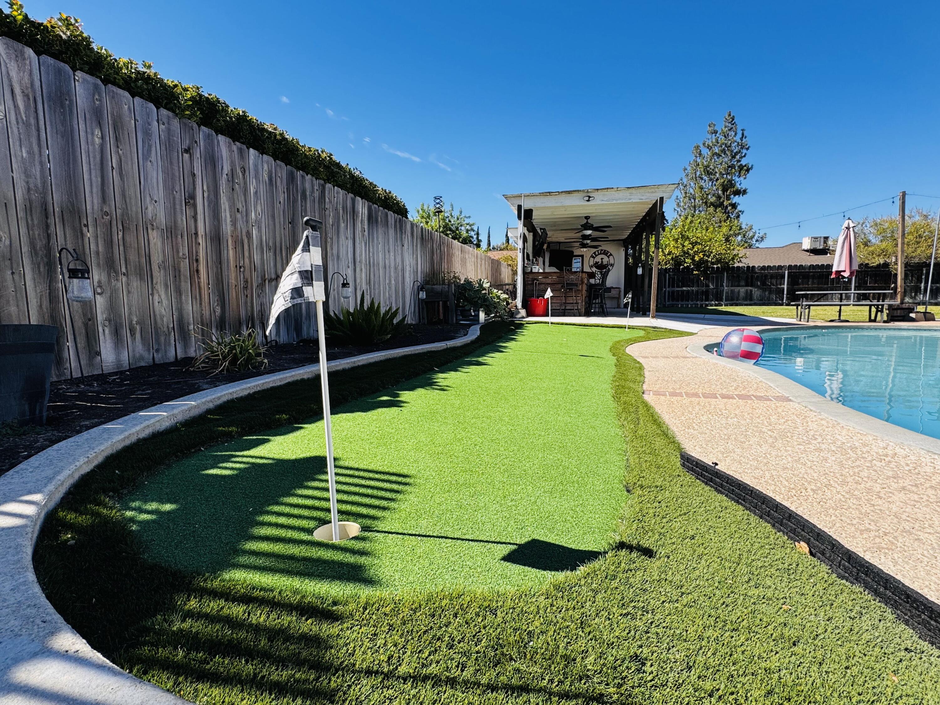 2560 Chestnut St, Hanford, CA 93230