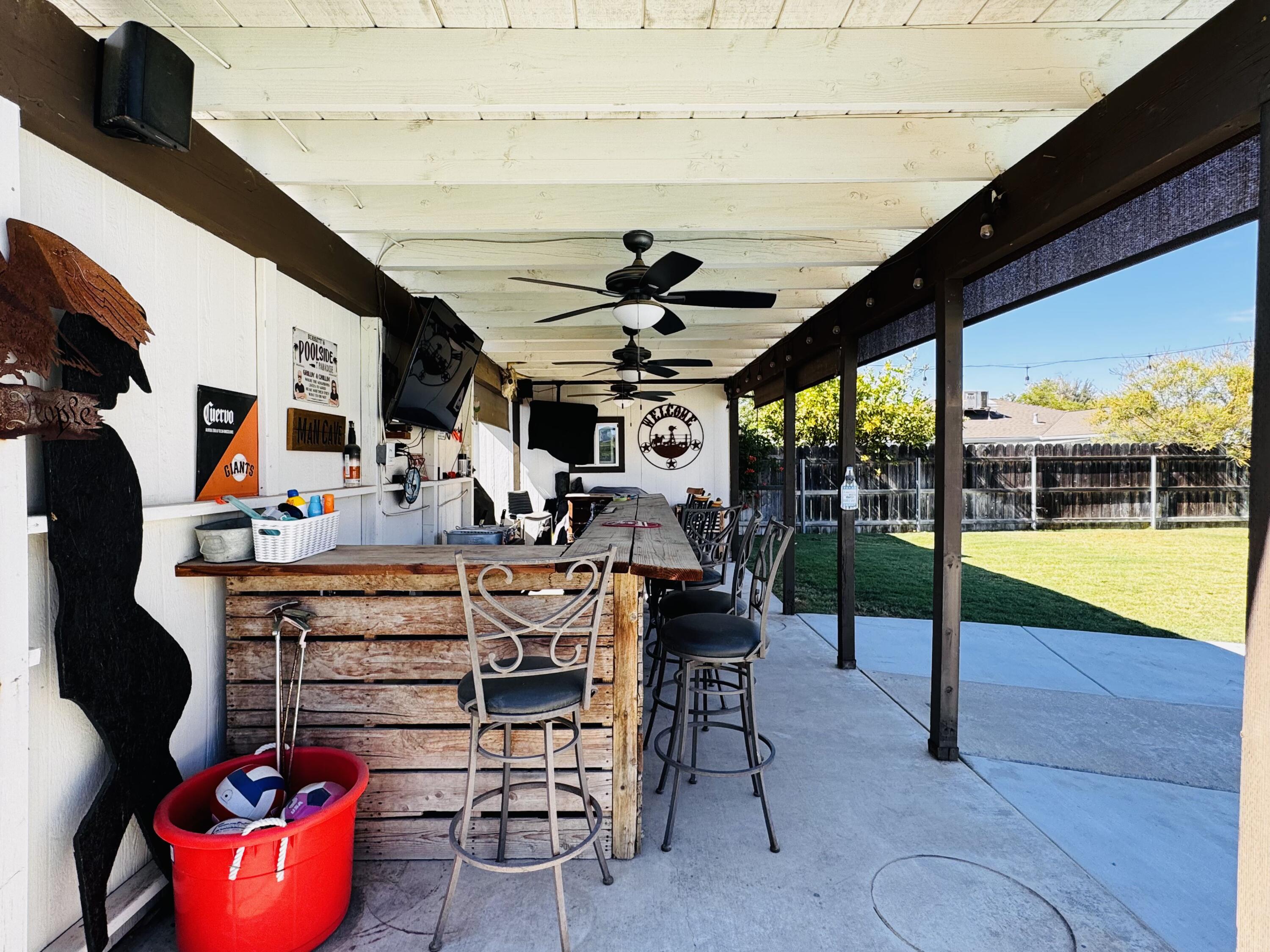 2560 Chestnut St, Hanford, CA 93230