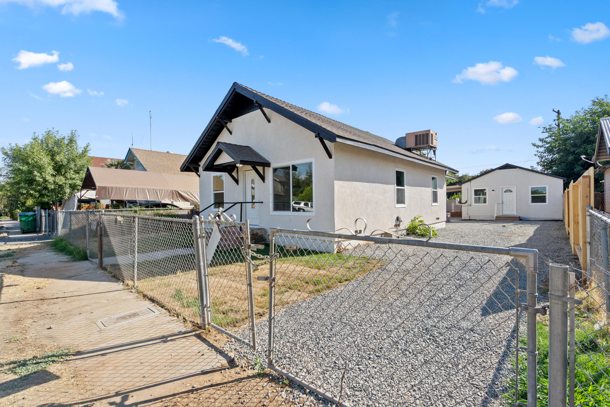 19715 Guthrie Dr, Strathmore, CA 93267