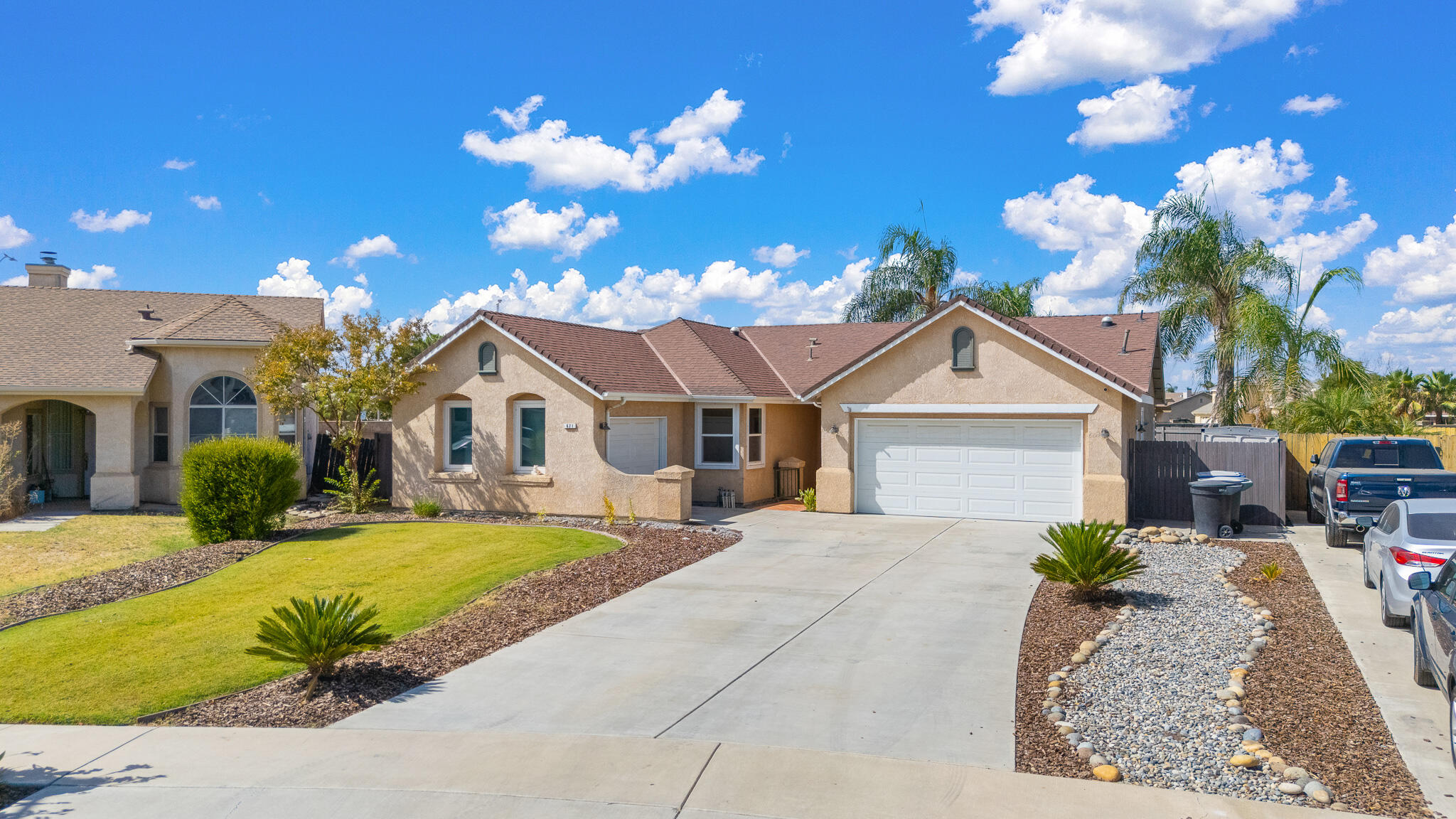 671 Vista Ct, Lemoore, CA 93245