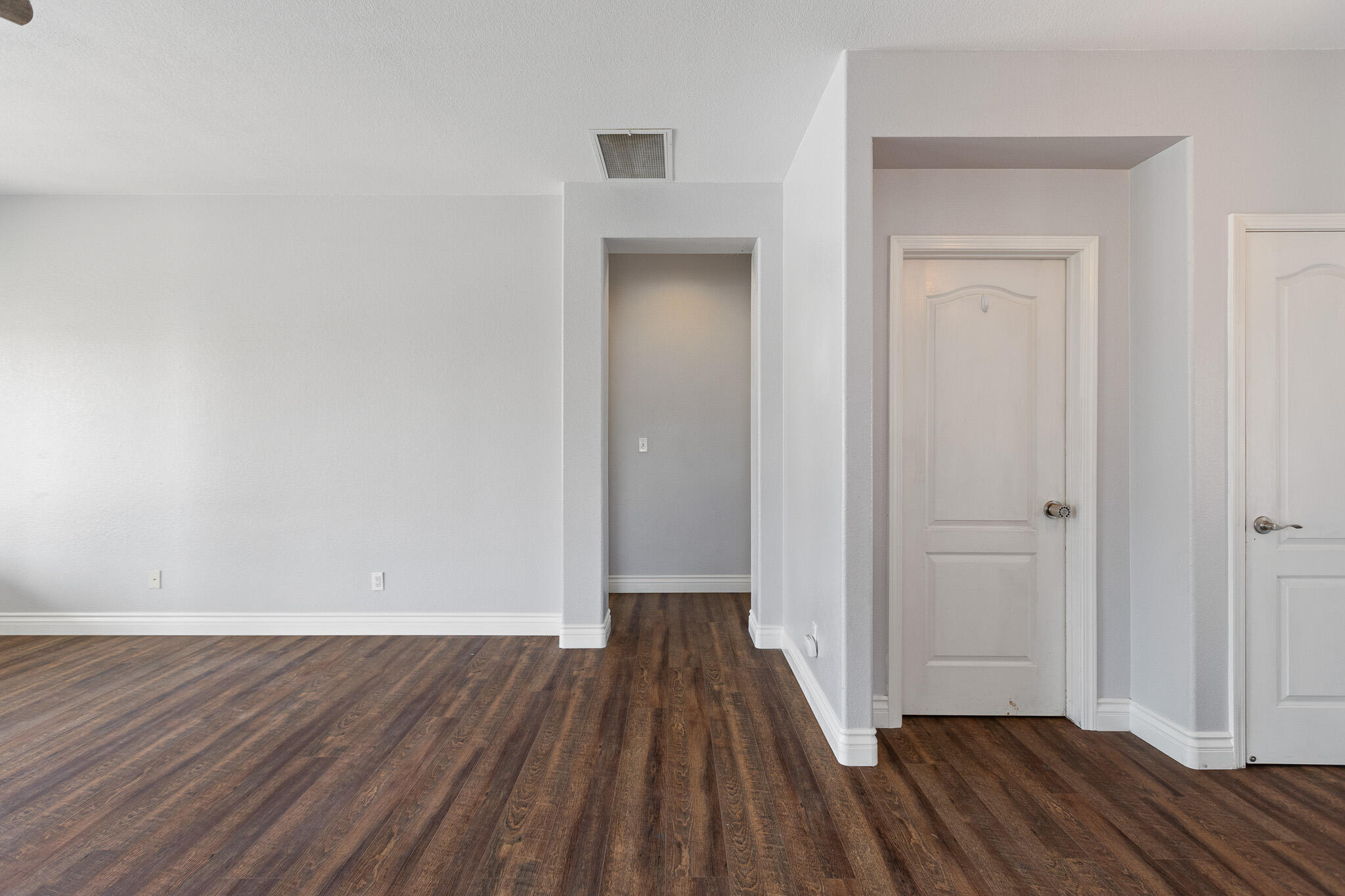 671 Vista Ct, Lemoore, CA 93245