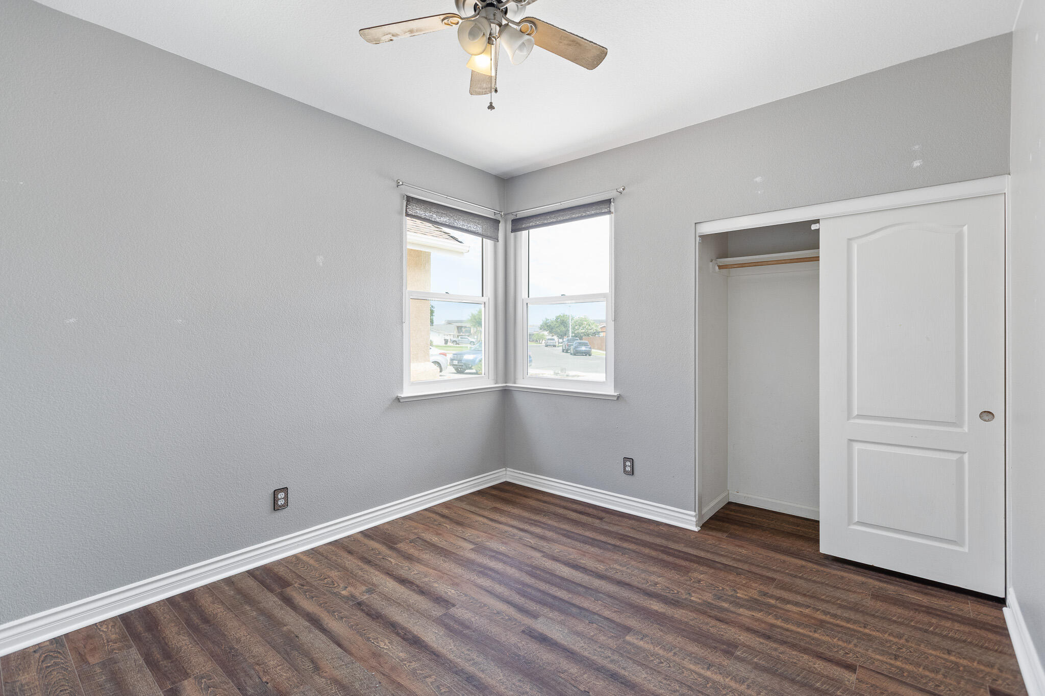 671 Vista Ct, Lemoore, CA 93245