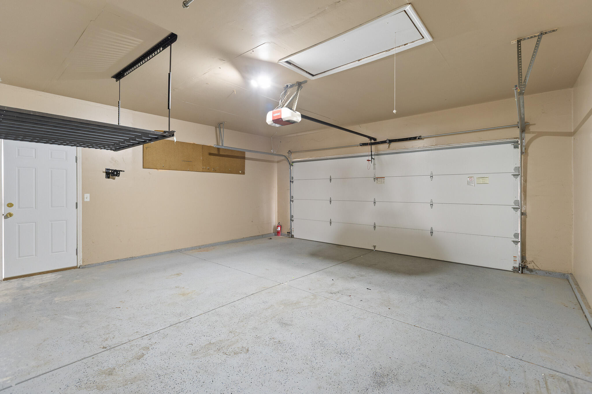 671 Vista Ct, Lemoore, CA 93245