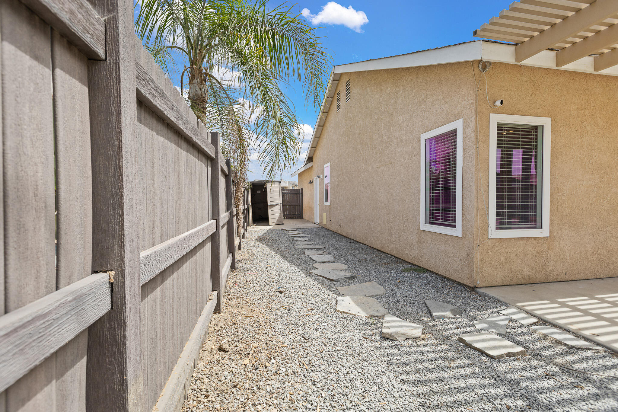 671 Vista Ct, Lemoore, CA 93245