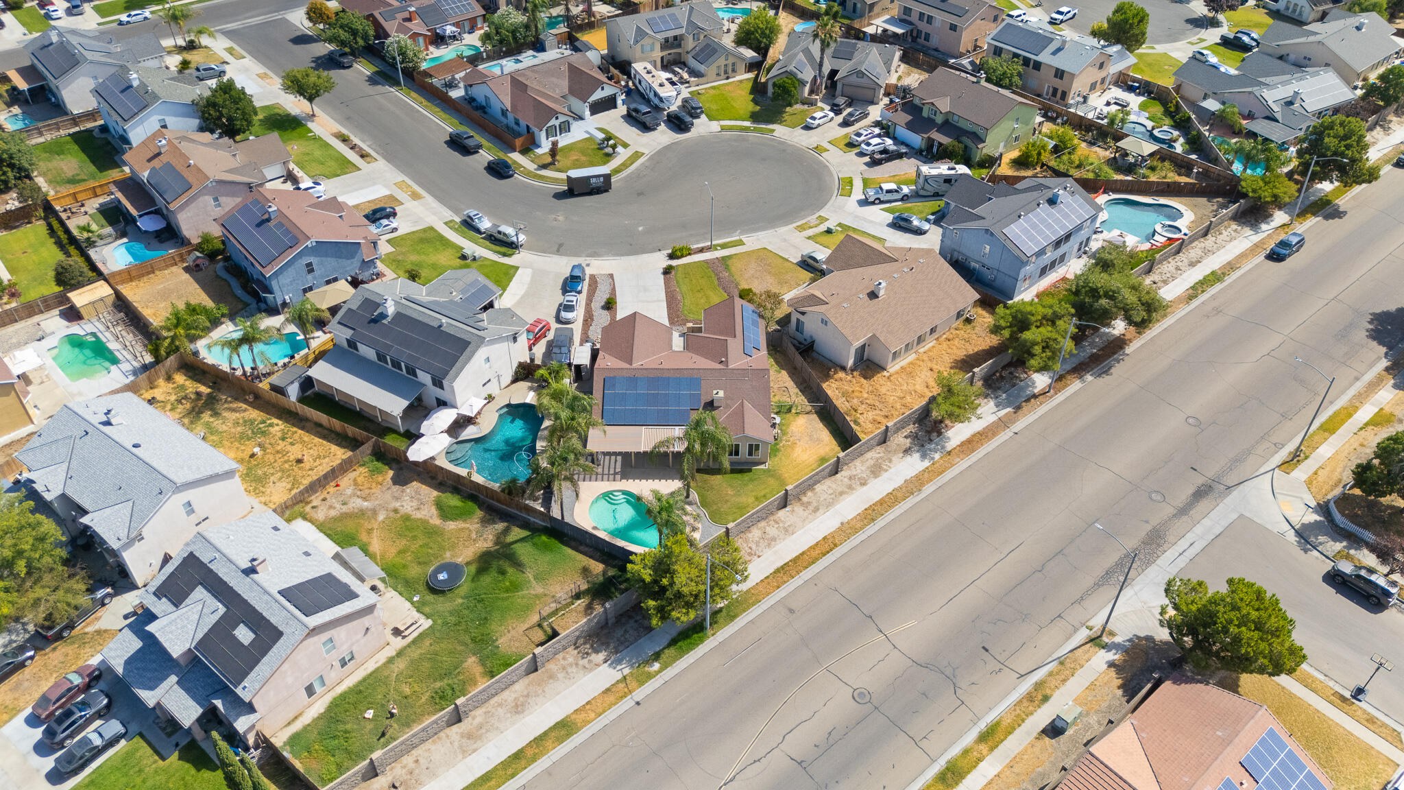 671 Vista Ct, Lemoore, CA 93245