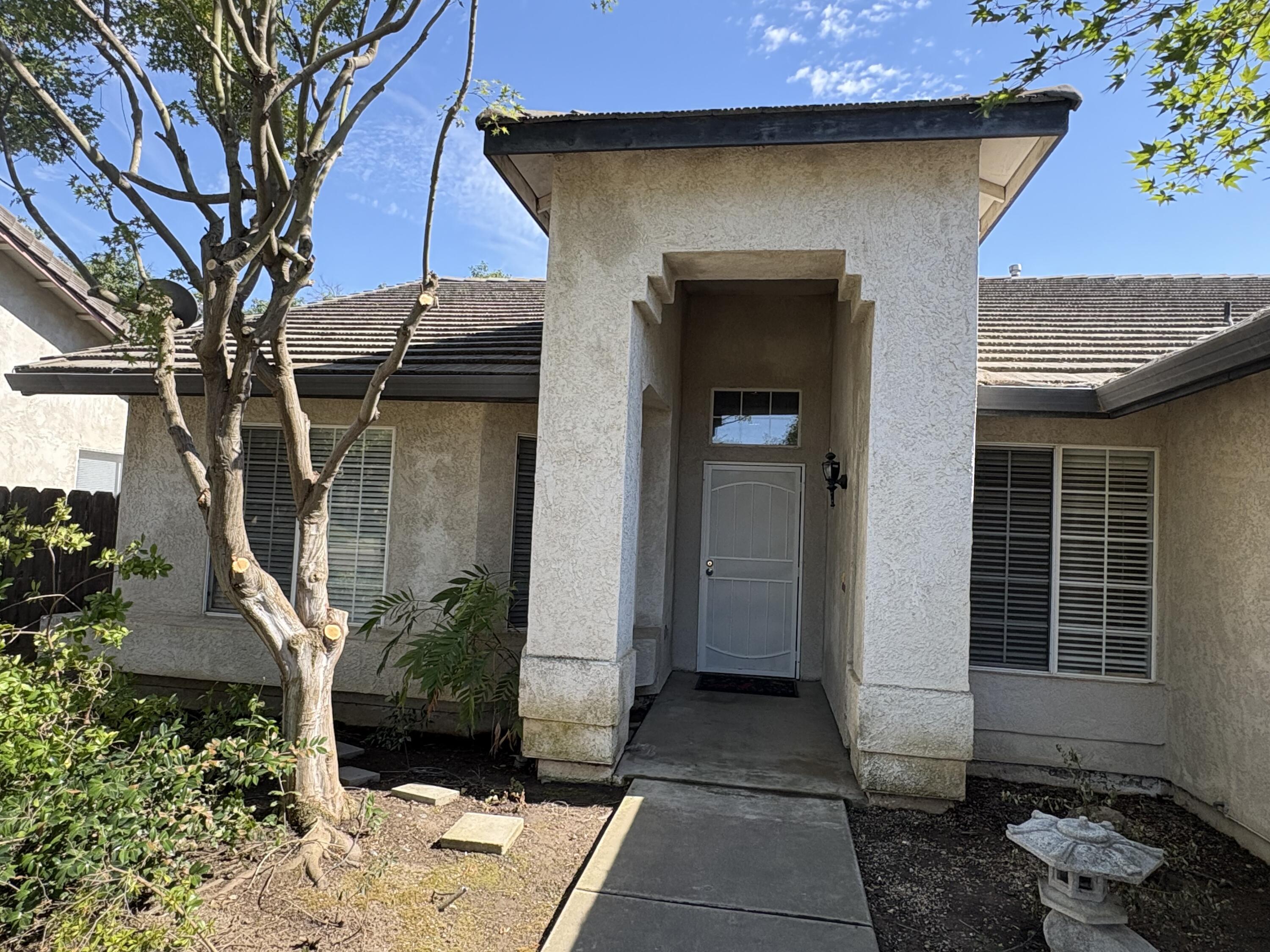 2829 W Harold Ave, Visalia, CA 93291