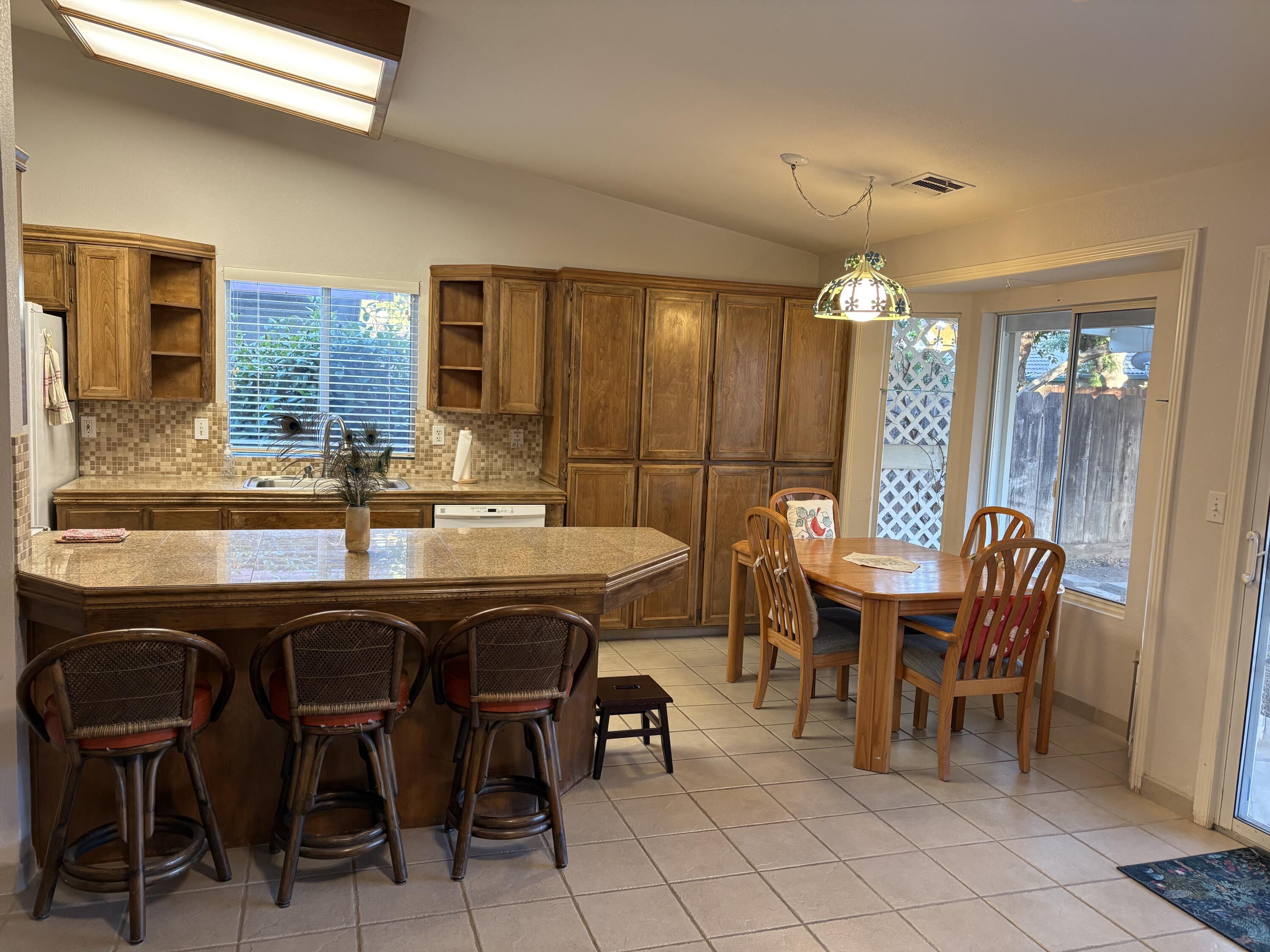 2829 W Harold Ave, Visalia, CA 93291