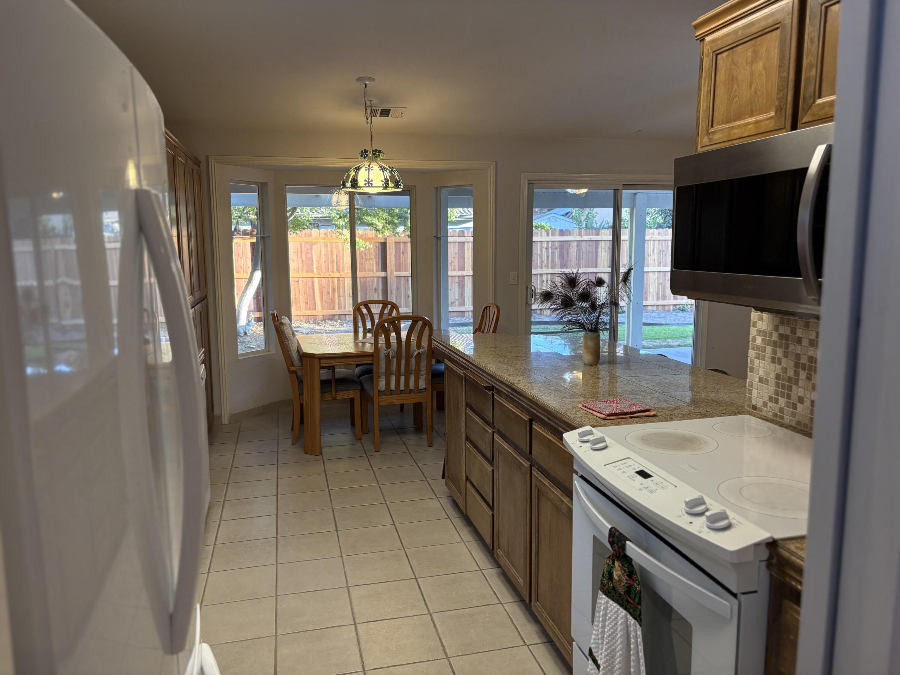 2829 W Harold Ave, Visalia, CA 93291