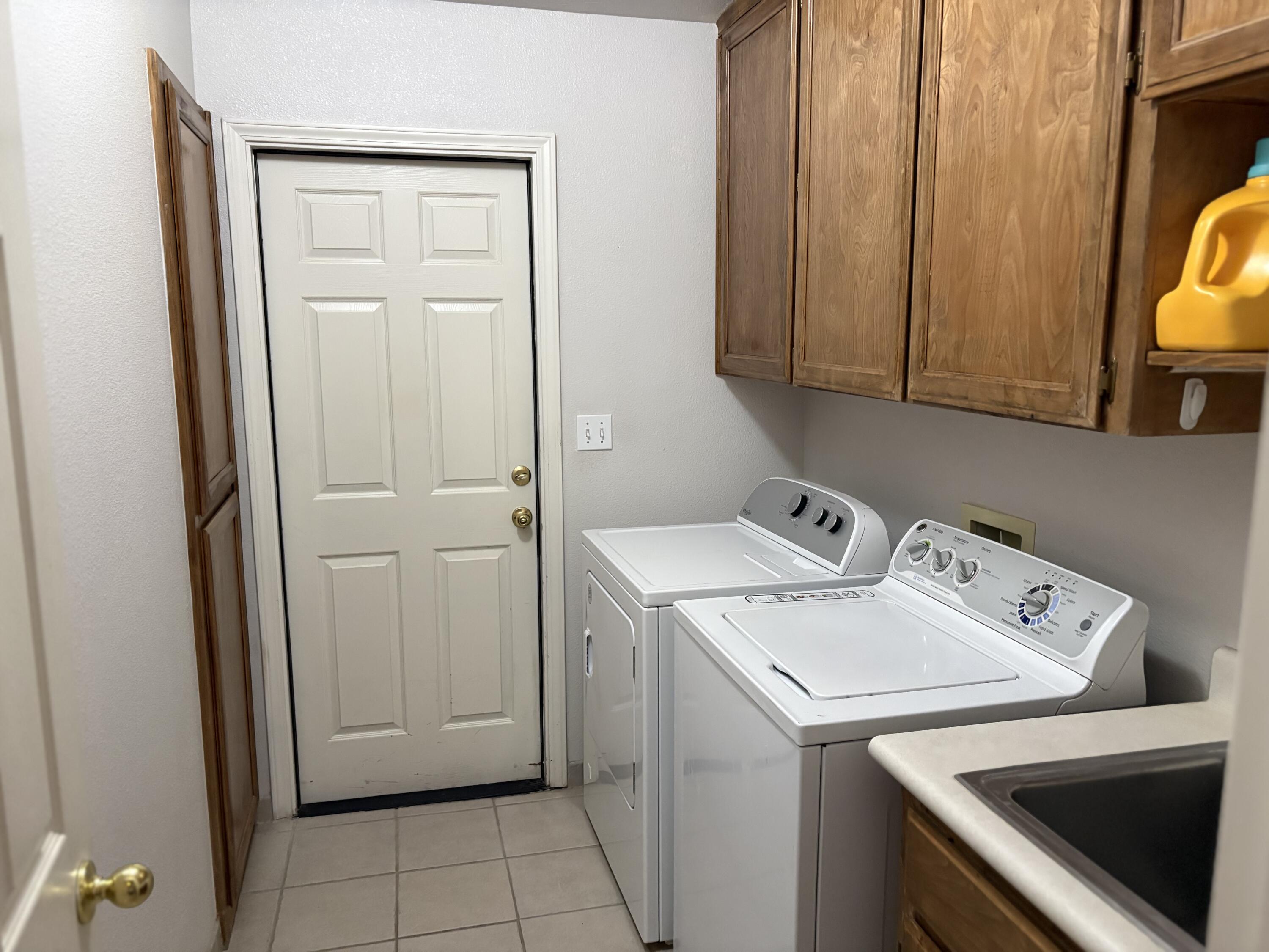 2829 W Harold Ave, Visalia, CA 93291