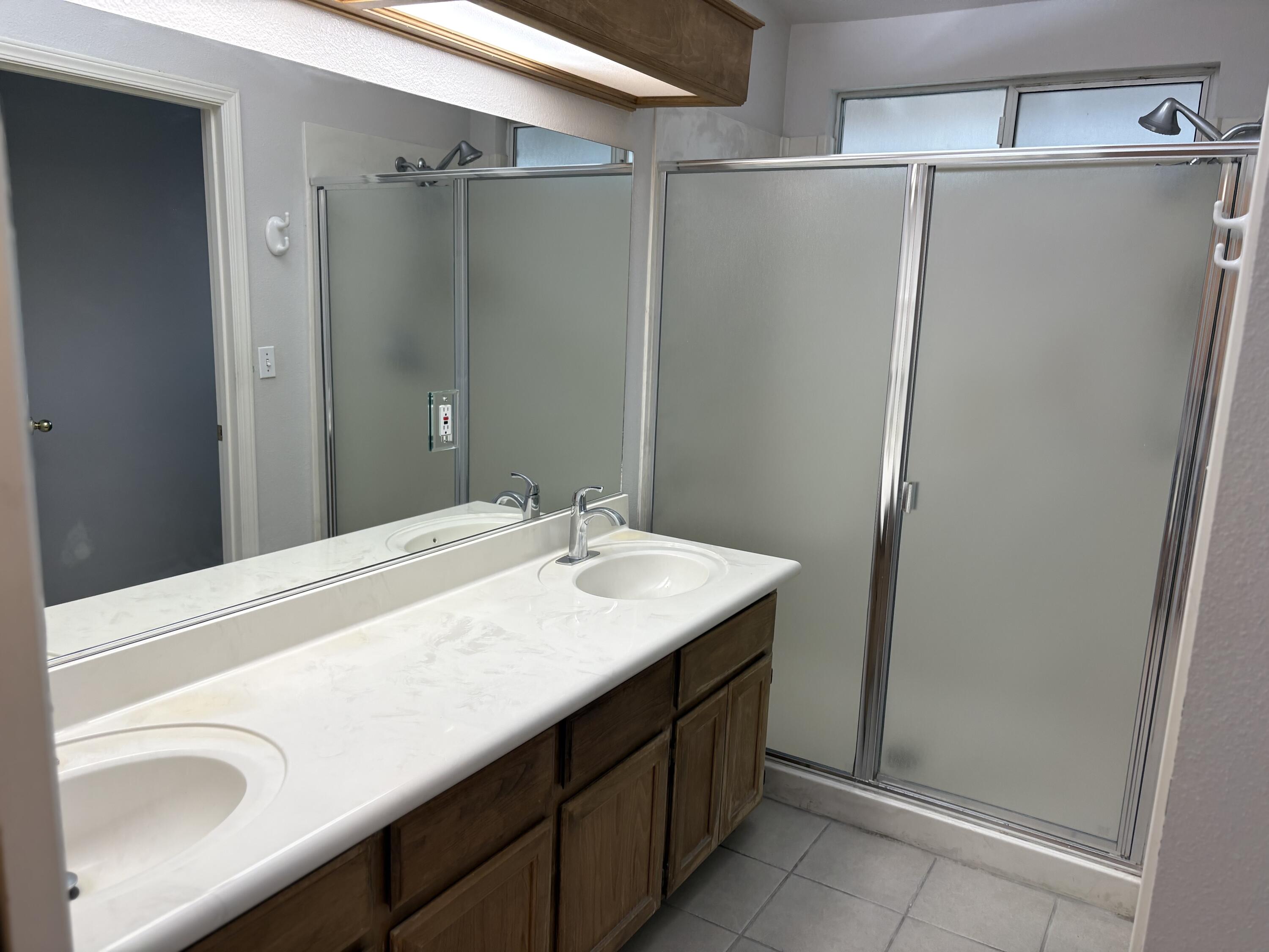 2829 W Harold Ave, Visalia, CA 93291