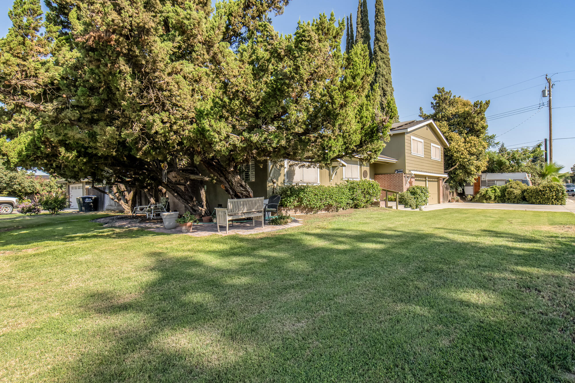 1321 S Goddard St, Visalia, CA 93292