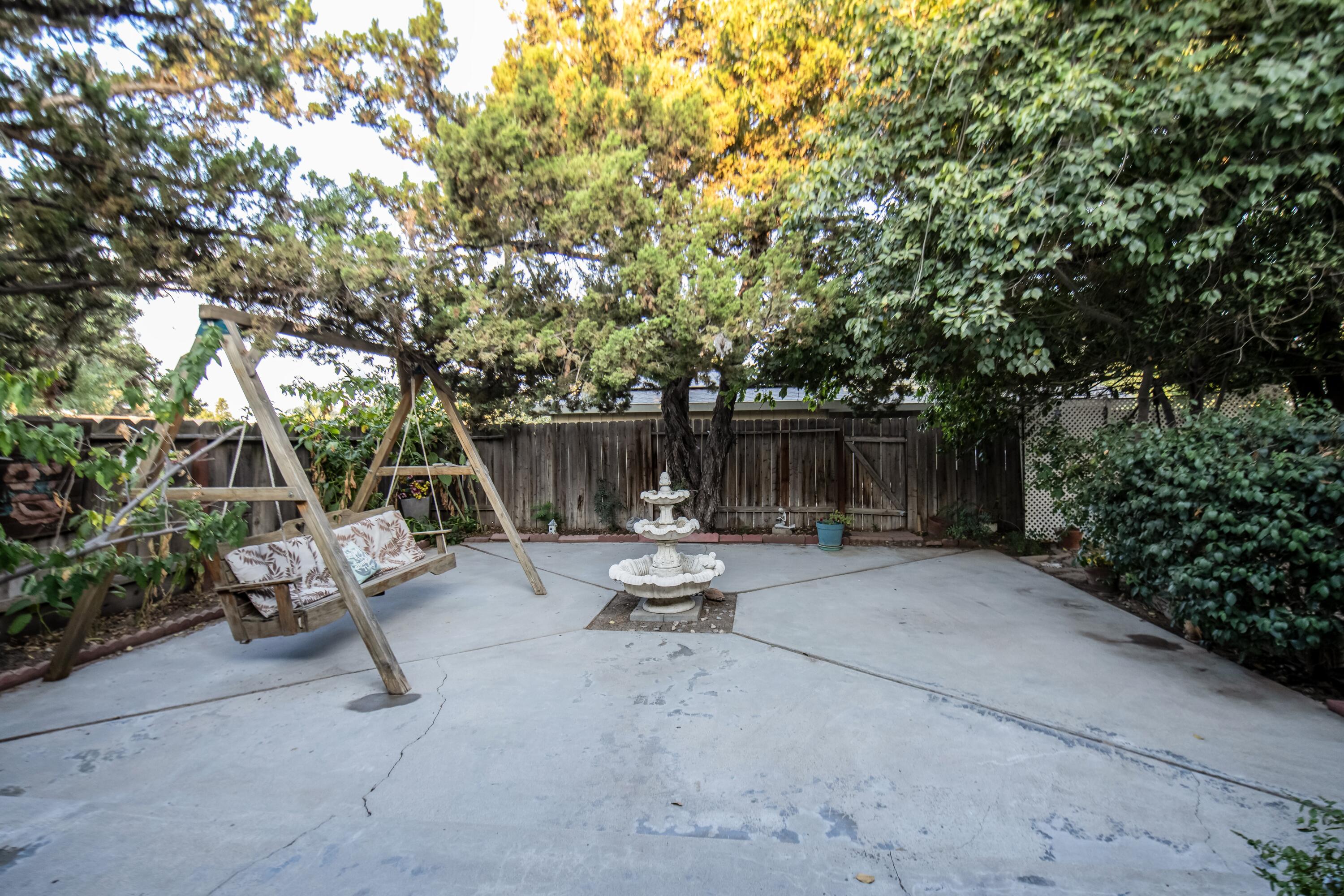 1321 S Goddard St, Visalia, CA 93292
