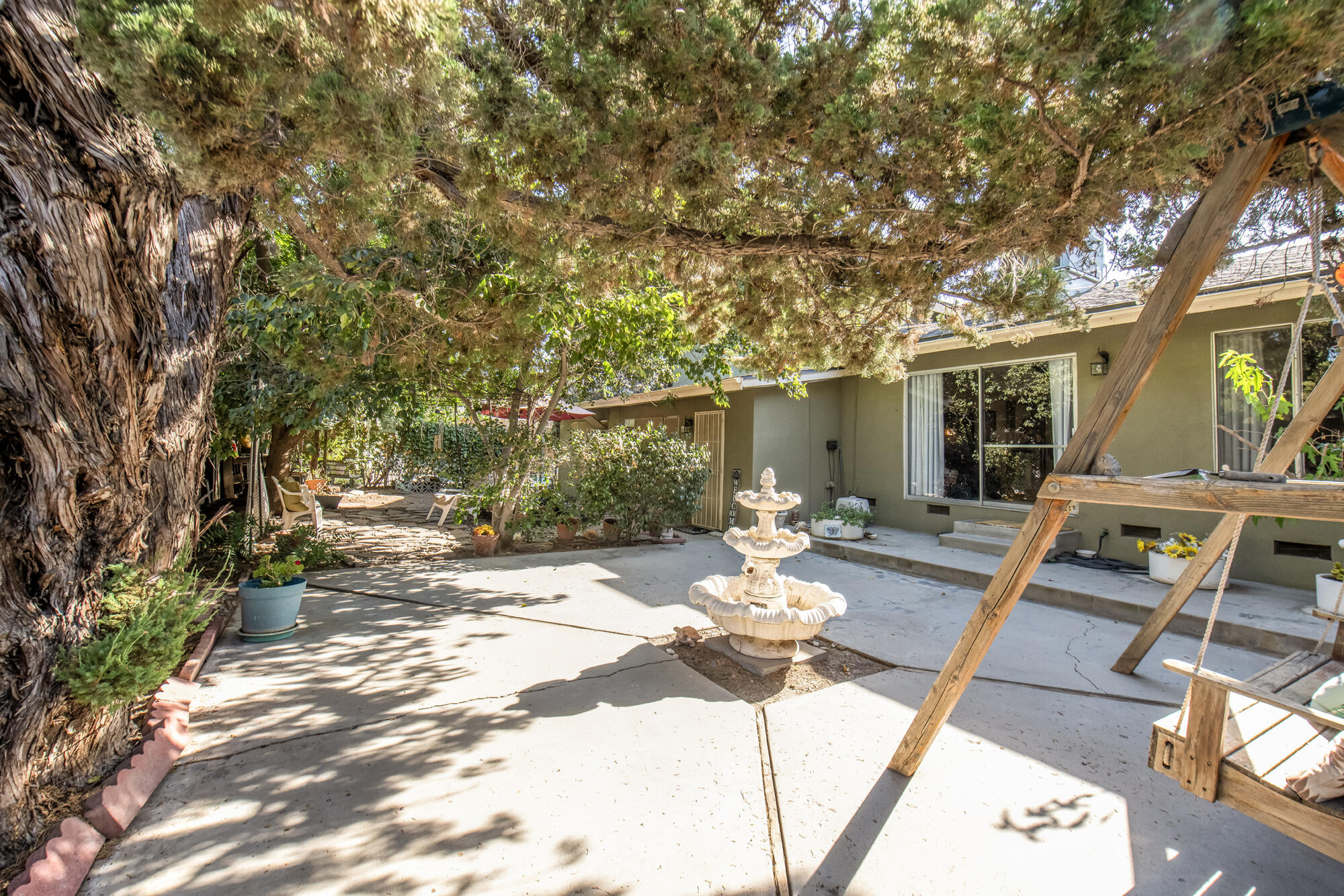 1321 S Goddard St, Visalia, CA 93292
