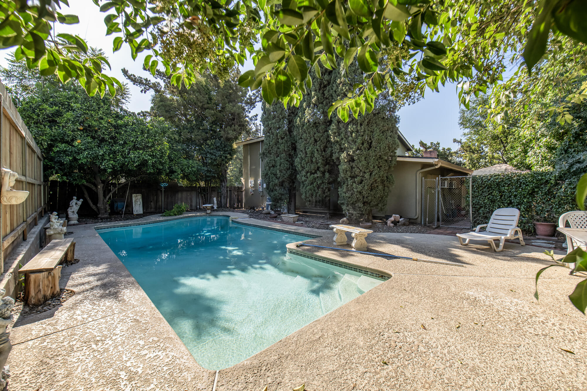 1321 S Goddard St, Visalia, CA 93292