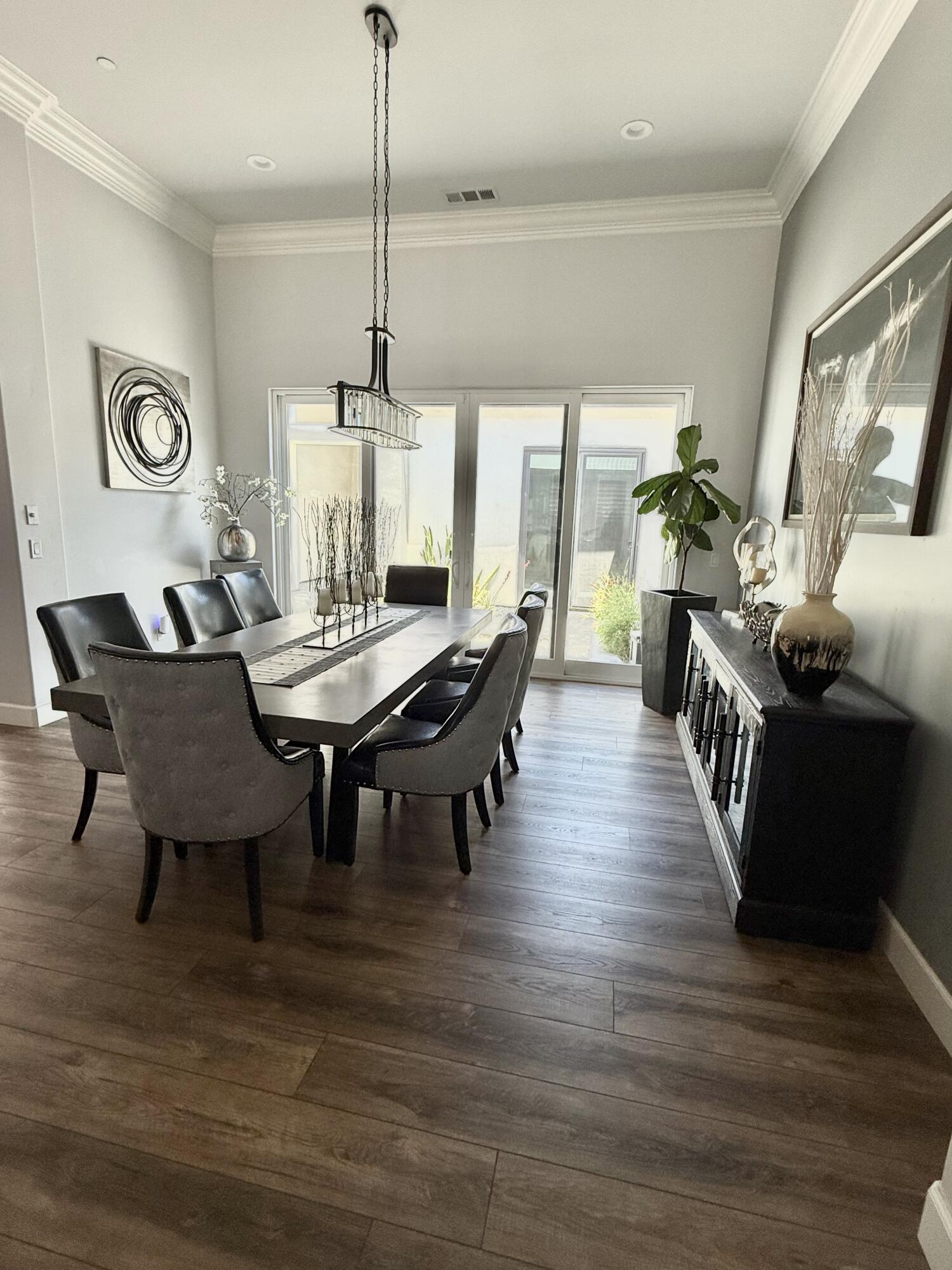4731 W W Cecil Ave, Visalia, CA 93291