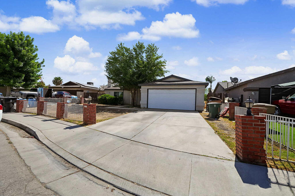 315 Sowerby Village Ln, Bakersfield, CA 93307