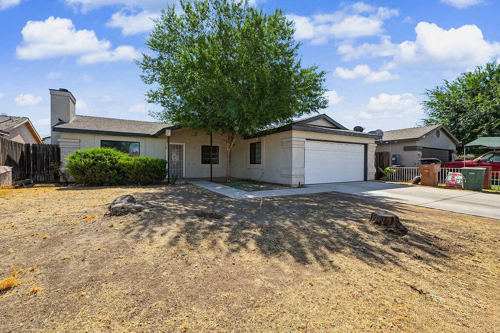 315 Sowerby Village Ln, Bakersfield, CA 93307