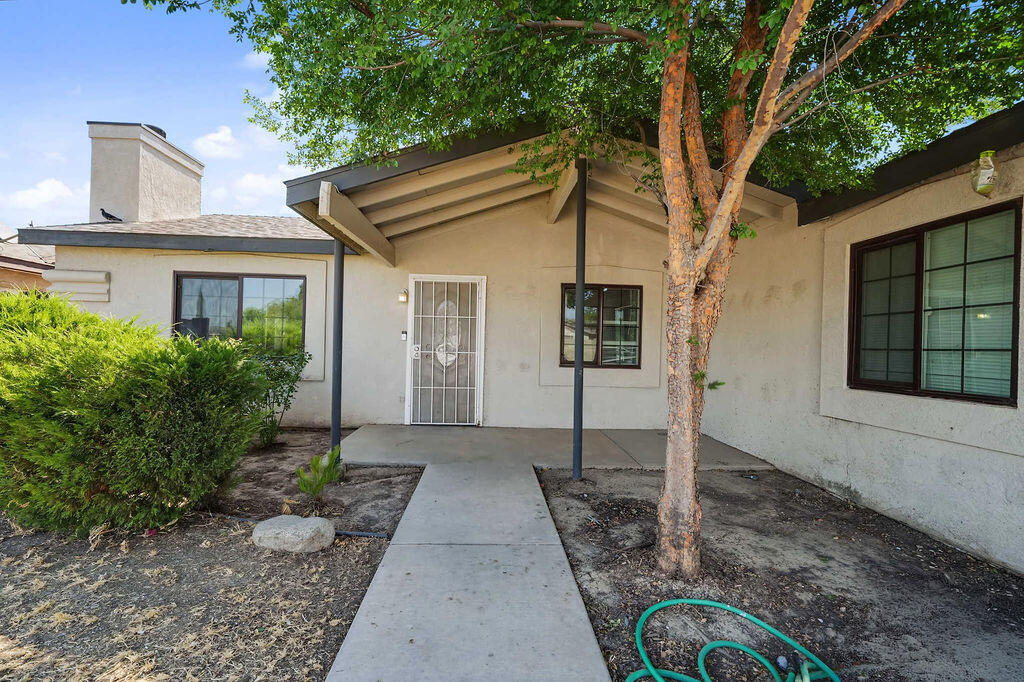 315 Sowerby Village Ln, Bakersfield, CA 93307