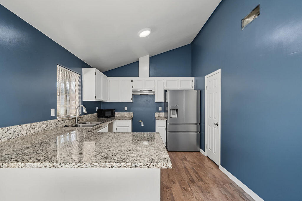 315 Sowerby Village Ln, Bakersfield, CA 93307