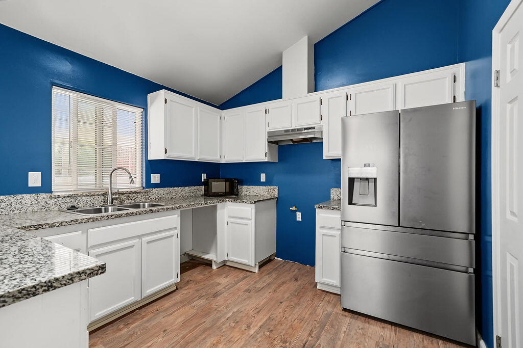 315 Sowerby Village Ln, Bakersfield, CA 93307