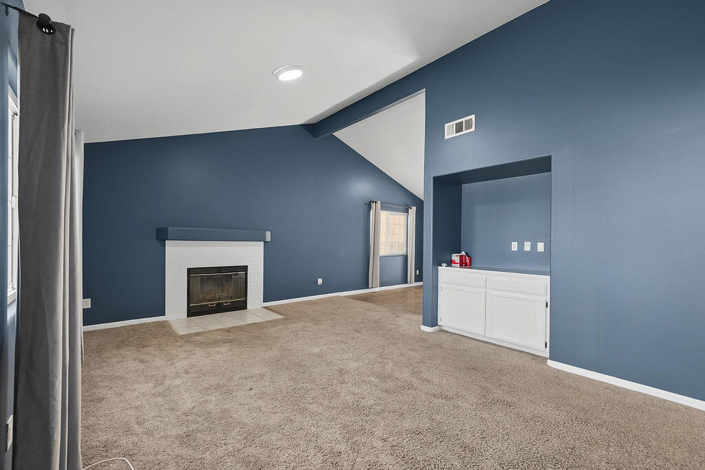 315 Sowerby Village Ln, Bakersfield, CA 93307
