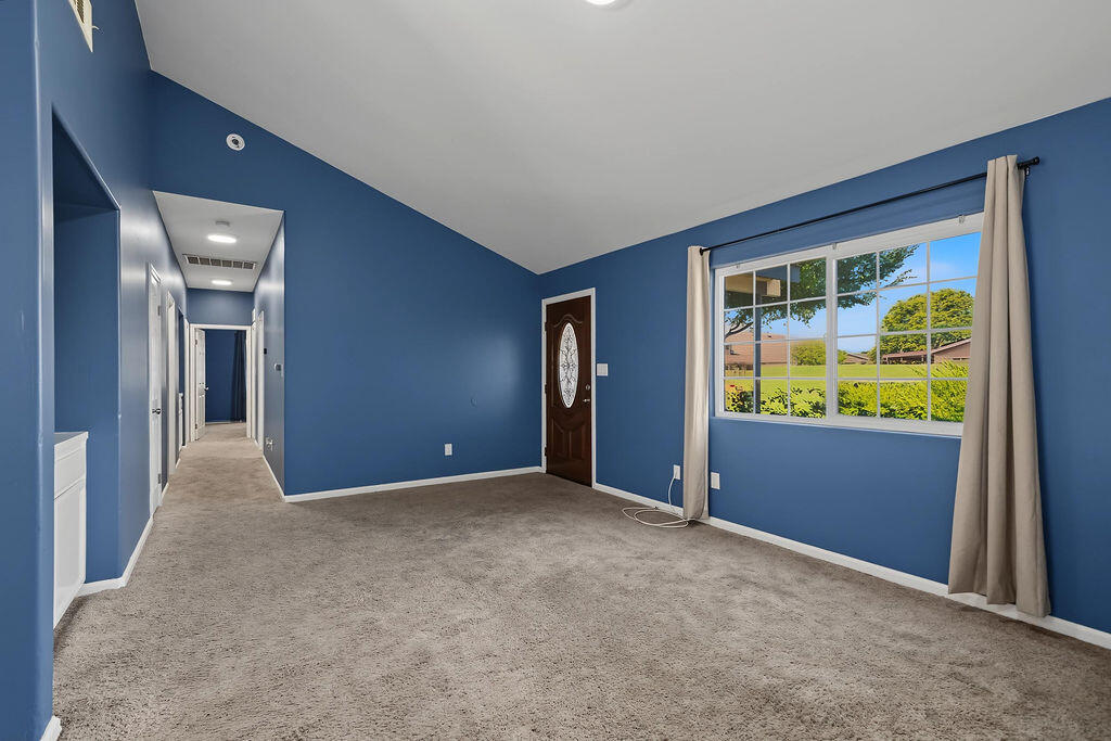315 Sowerby Village Ln, Bakersfield, CA 93307