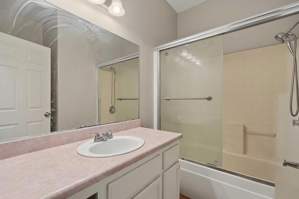315 Sowerby Village Ln, Bakersfield, CA 93307